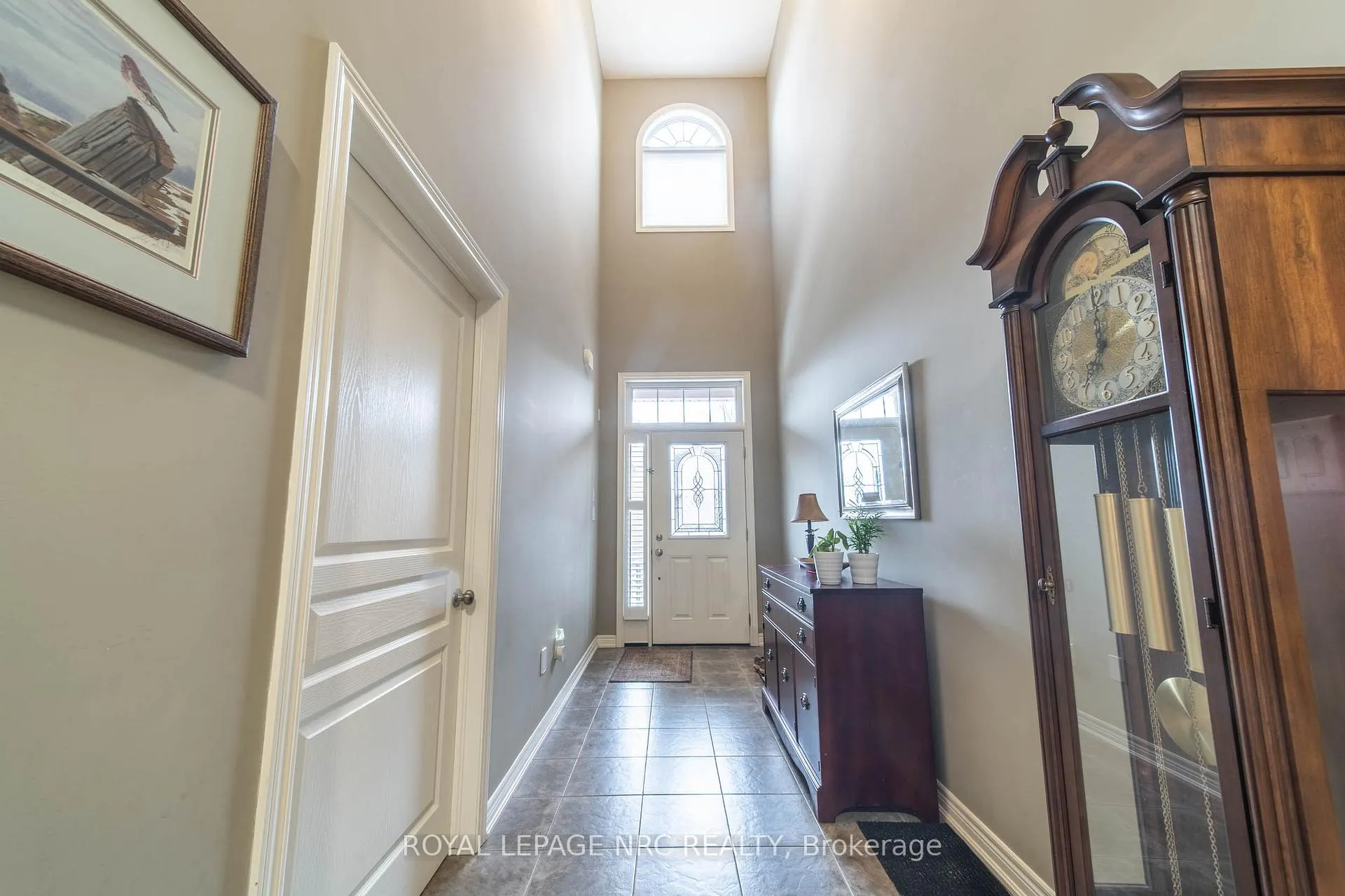 Photo 3 of Unit 4, 3232 Montrose Road, Niagara Falls, Mt. Carmel — HOMEH