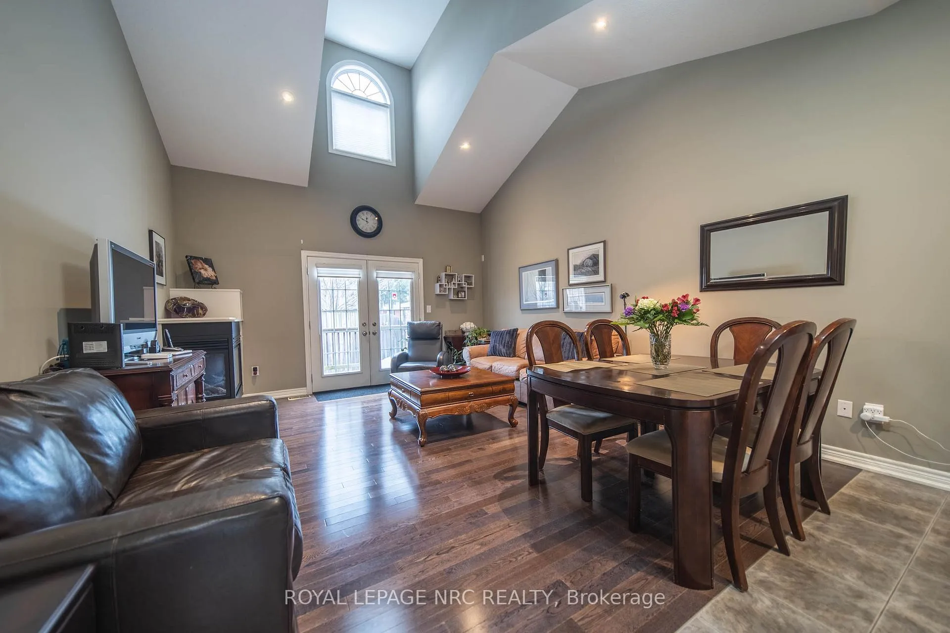 Photo 6 of Unit 4, 3232 Montrose Road, Niagara Falls, Mt. Carmel — HOMEH