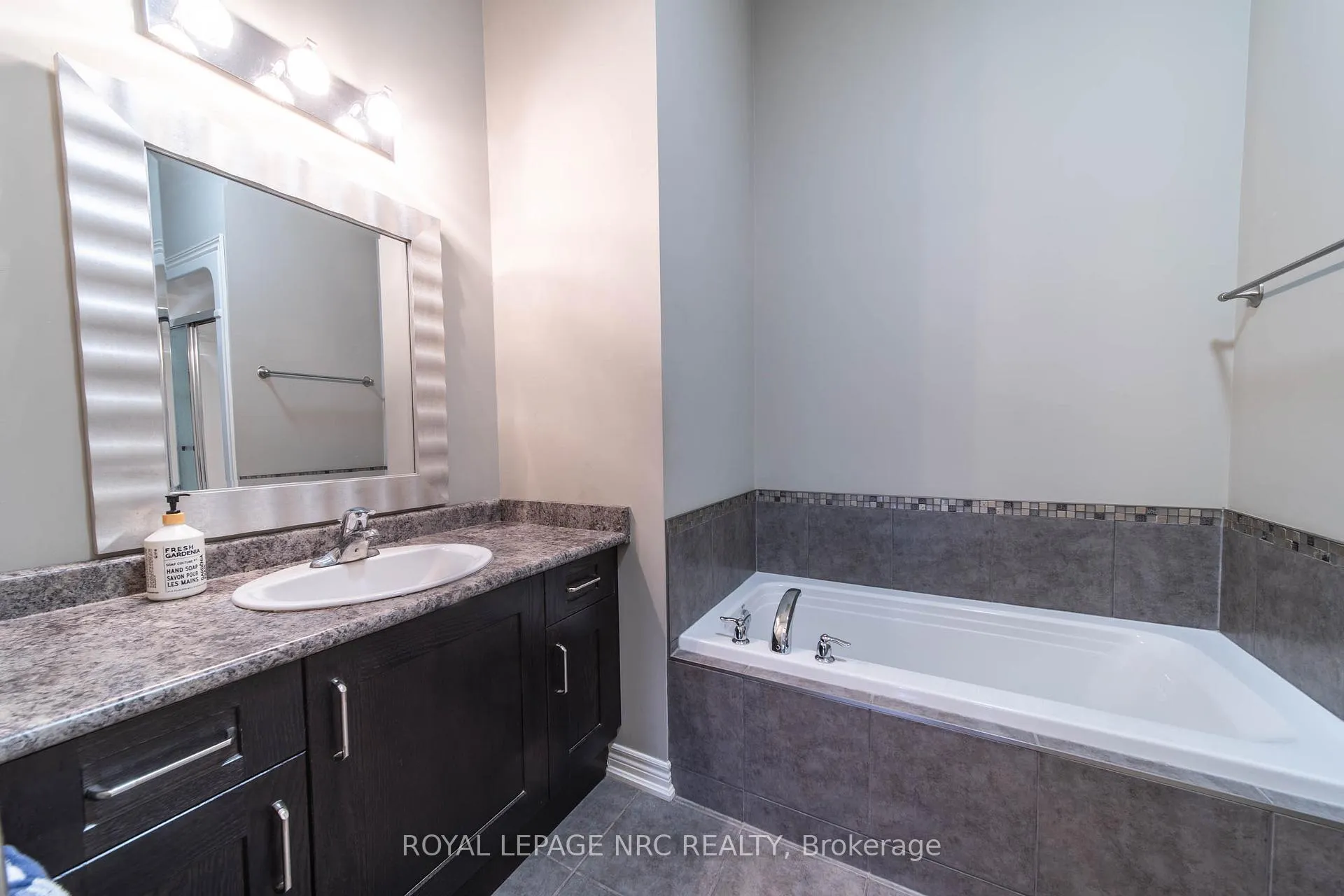 Photo 11 of Unit 4, 3232 Montrose Road, Niagara Falls, Mt. Carmel — HOMEH