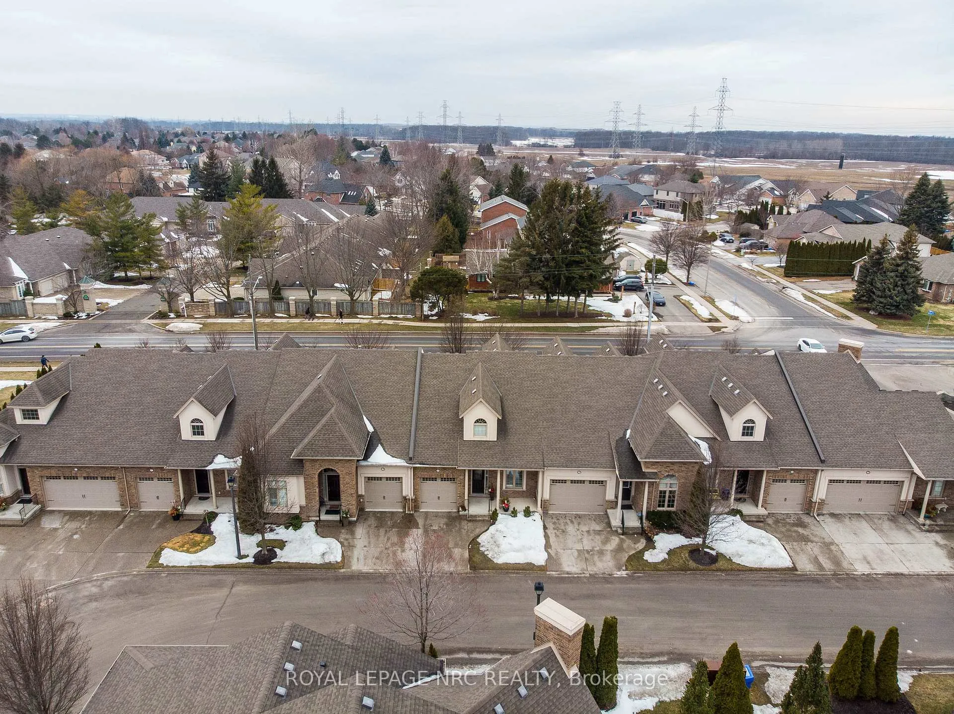 Photo 22 of Unit 4, 3232 Montrose Road, Niagara Falls, Mt. Carmel — HOMEH