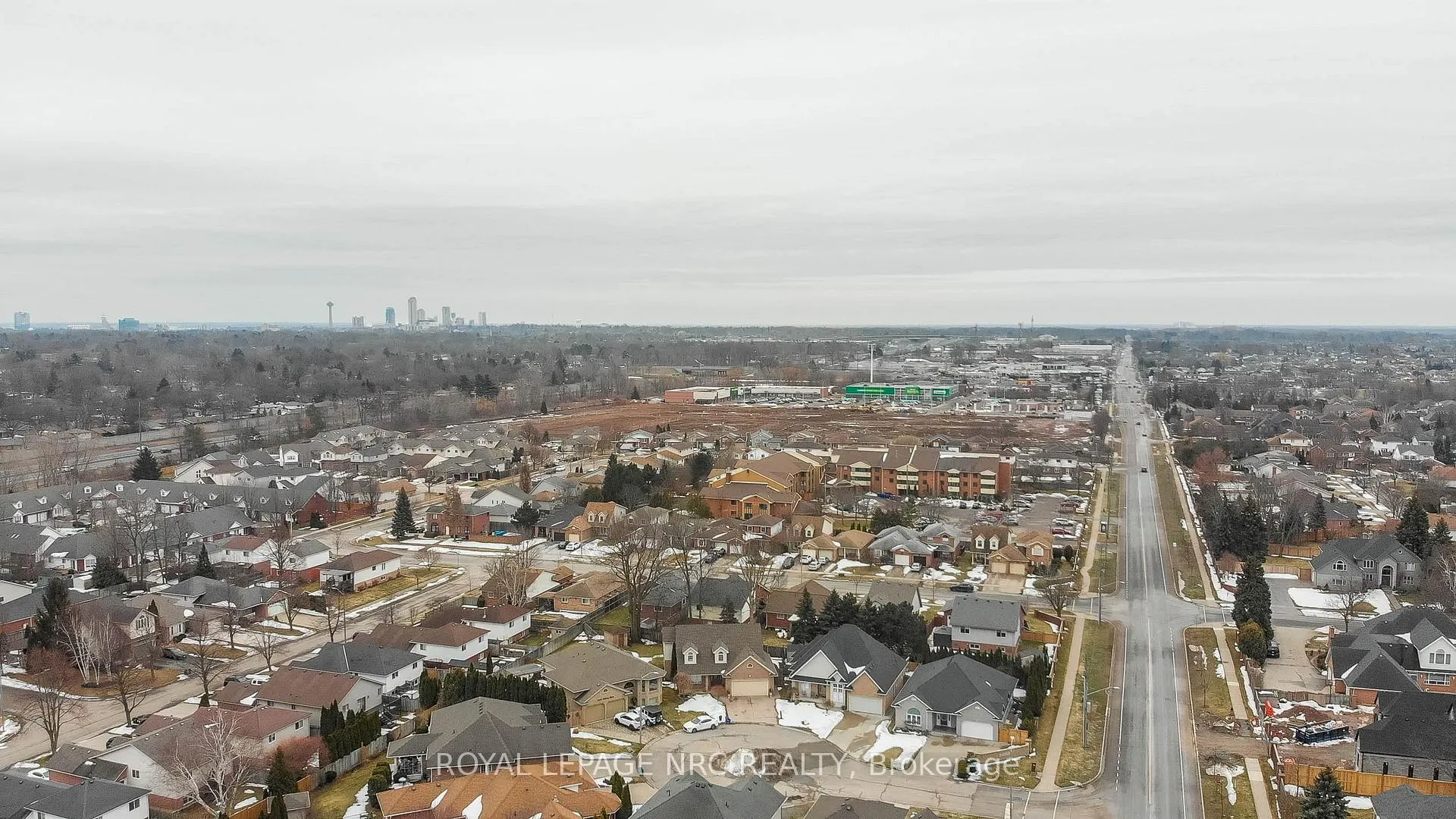 Photo 25 of Unit 4, 3232 Montrose Road, Niagara Falls, Mt. Carmel — HOMEH
