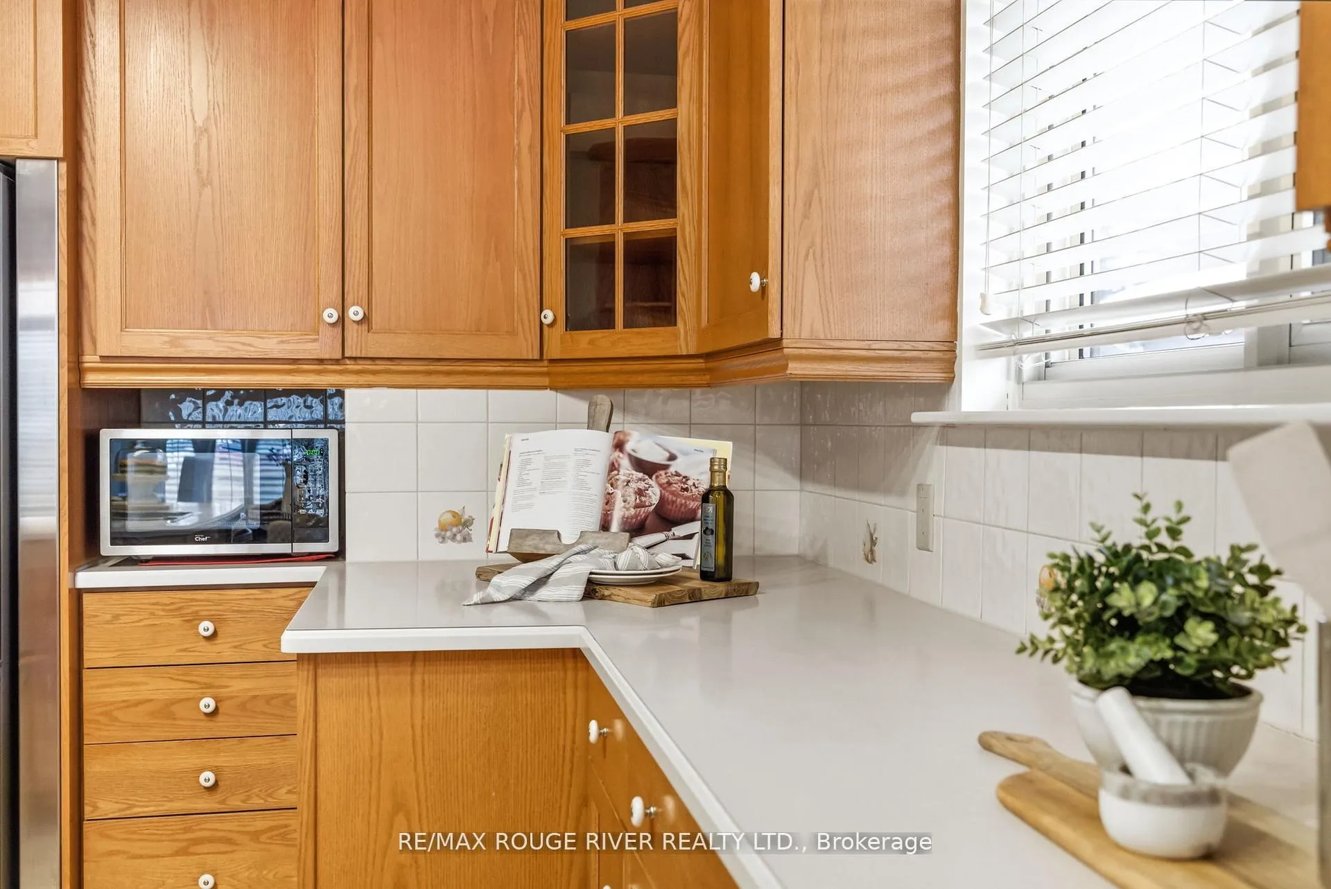 Photo 13 of 419 Cochrane Street, Whitby, Downtown Whitby — HOMEH