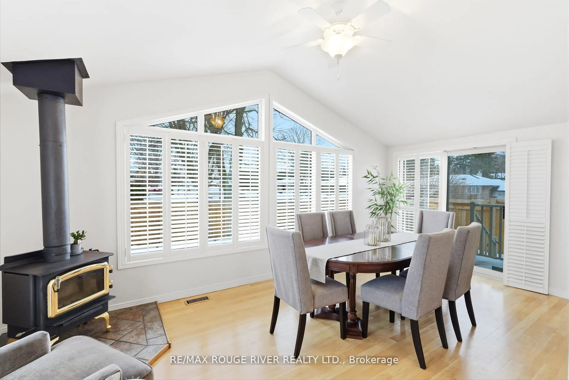 Photo 17 of 419 Cochrane Street, Whitby, Downtown Whitby — HOMEH