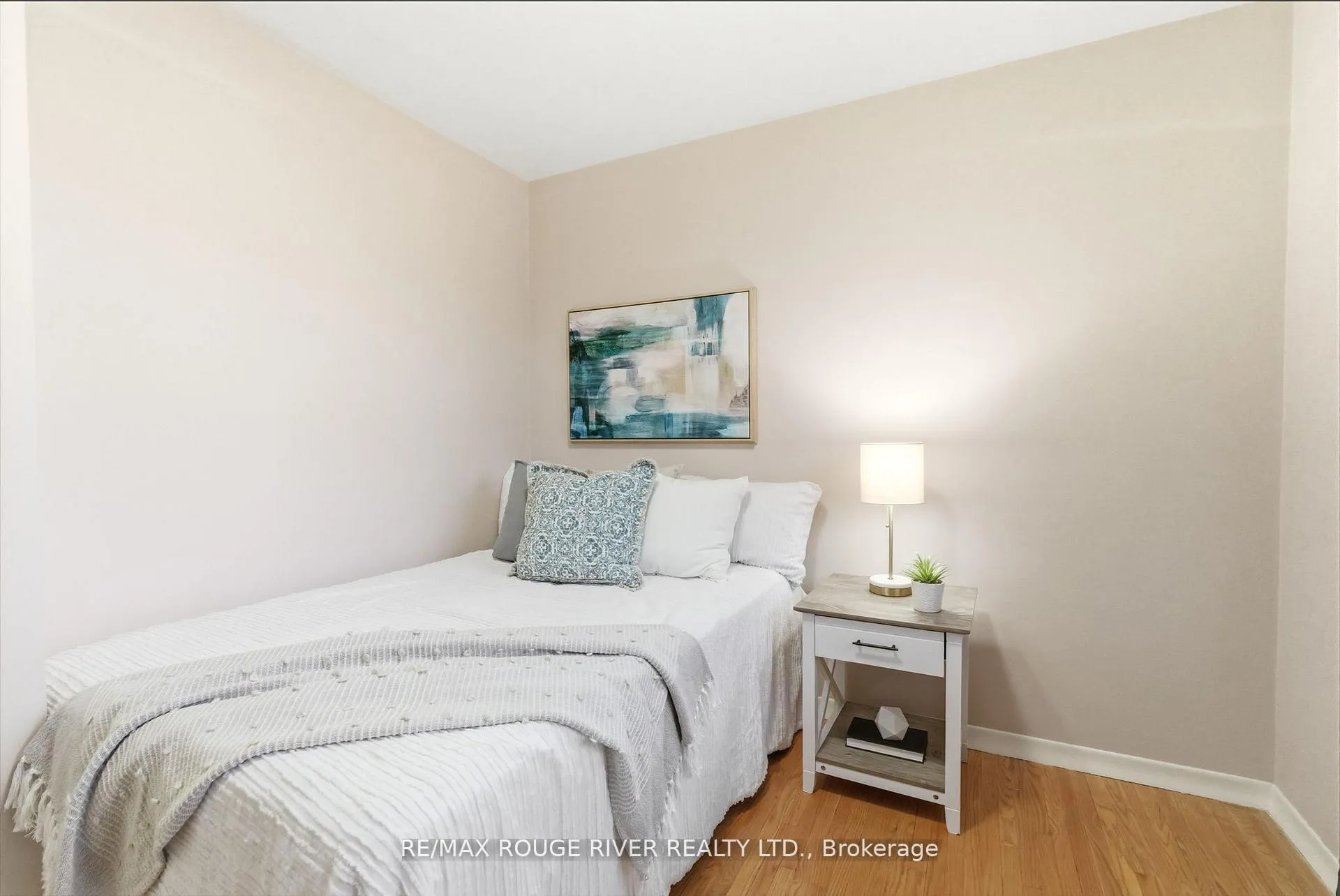 Photo 26 of 419 Cochrane Street, Whitby, Downtown Whitby — HOMEH