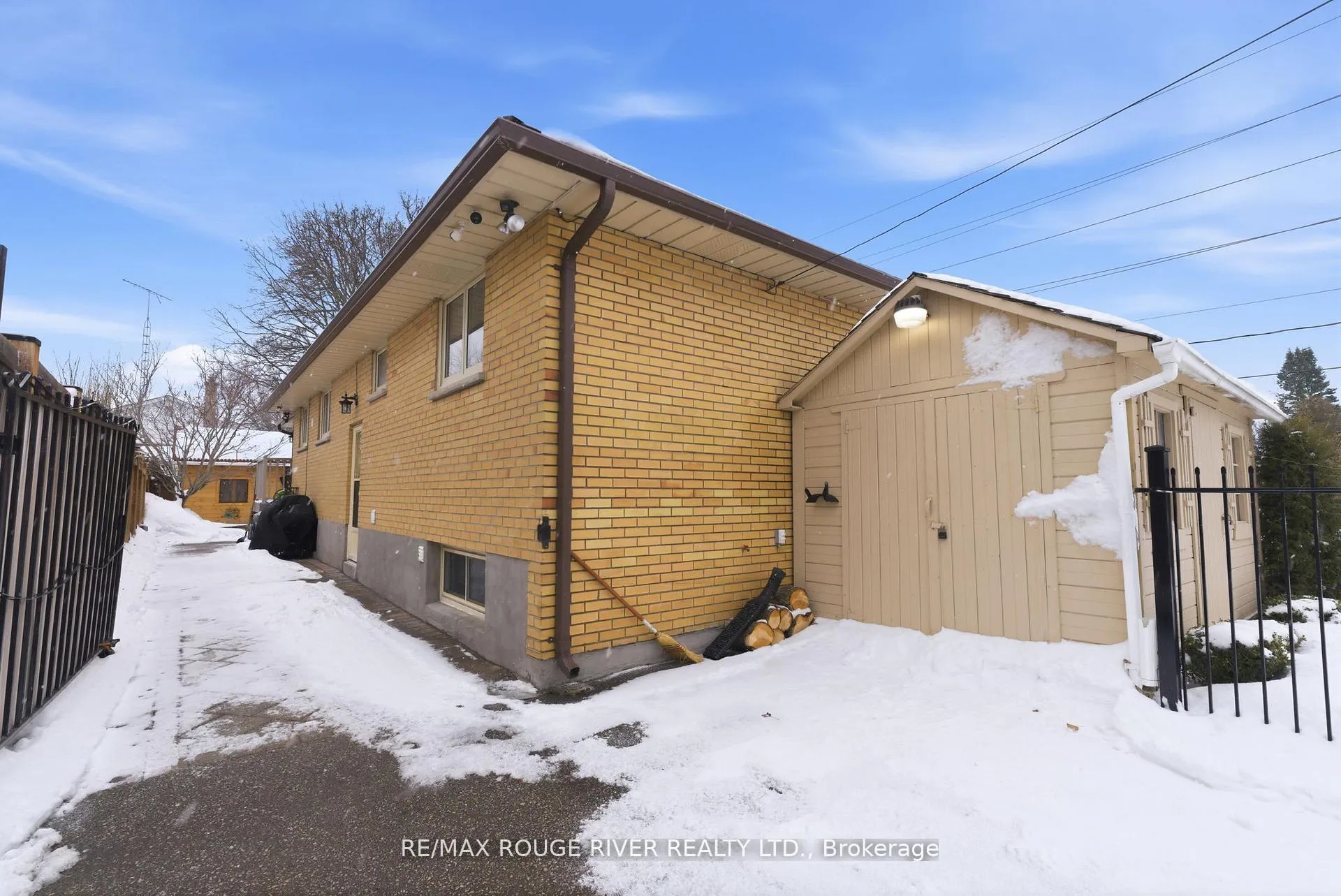 Photo 39 of 419 Cochrane Street, Whitby, Downtown Whitby — HOMEH