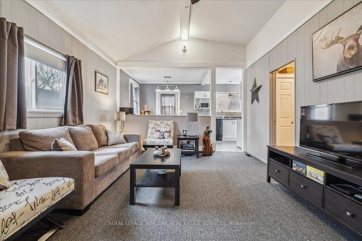 Photo 11 of 7 North Park Avenue, Hamilton, Hamilton Beach — HOMEH