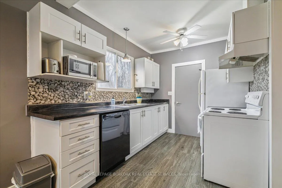 Photo 16 of 7 North Park Avenue, Hamilton, Hamilton Beach — HOMEH