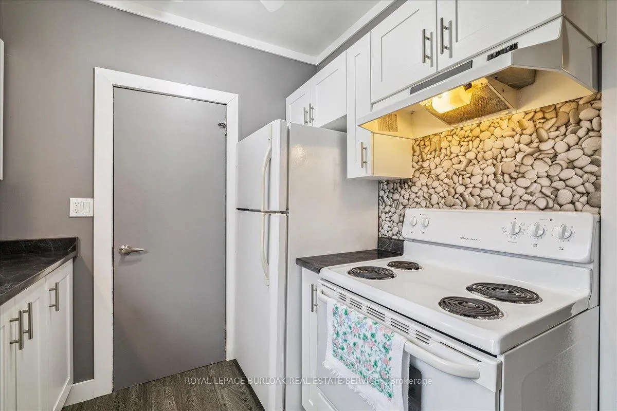 Photo 19 of 7 North Park Avenue, Hamilton, Hamilton Beach — HOMEH