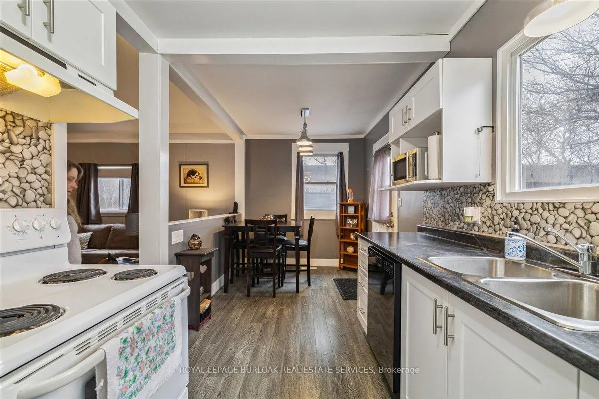 Photo 21 of 7 North Park Avenue, Hamilton, Hamilton Beach — HOMEH