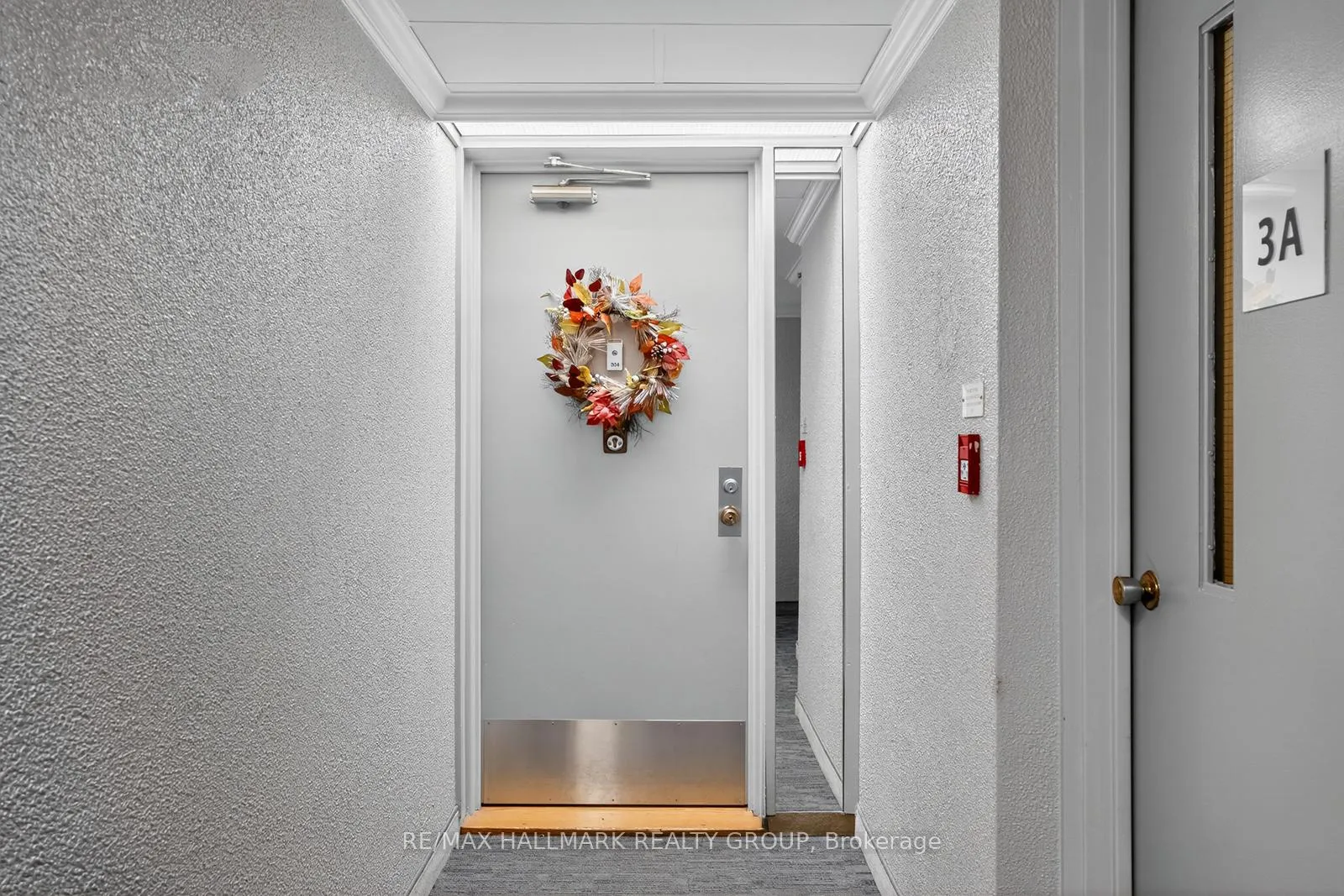 Photo 6 of Unit 304, 915 Elmsmere Road, Ottawa, Beacon Hill South — HOMEH