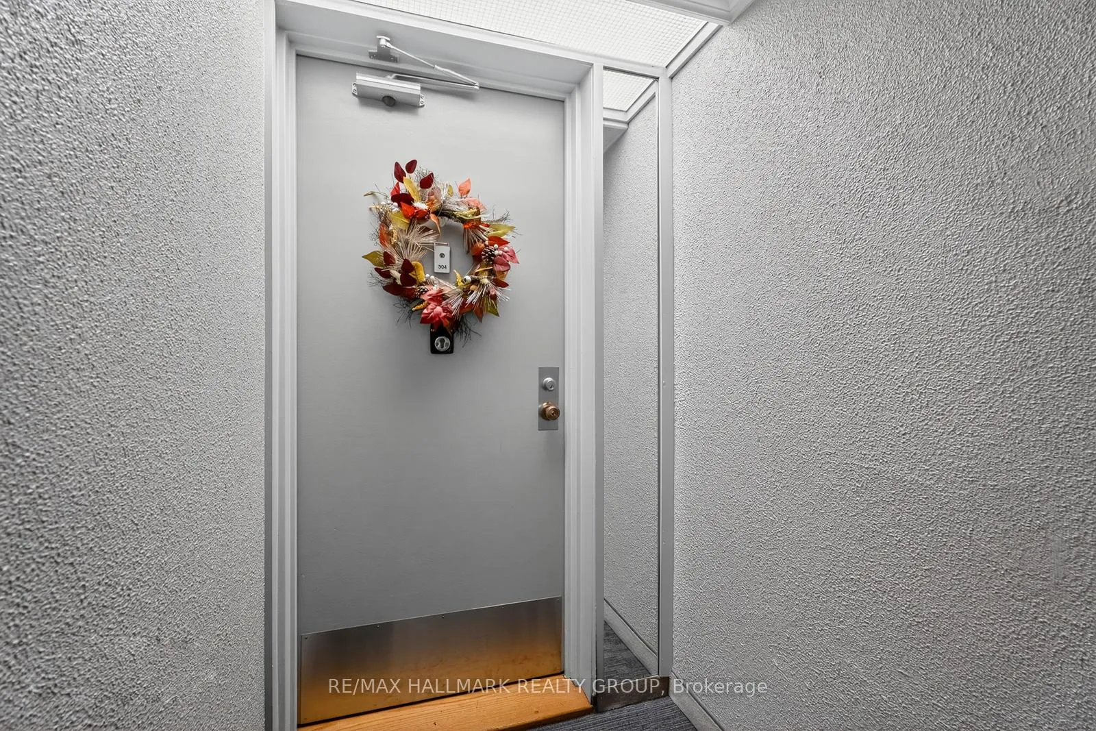 Photo 7 of Unit 304, 915 Elmsmere Road, Ottawa, Beacon Hill South — HOMEH