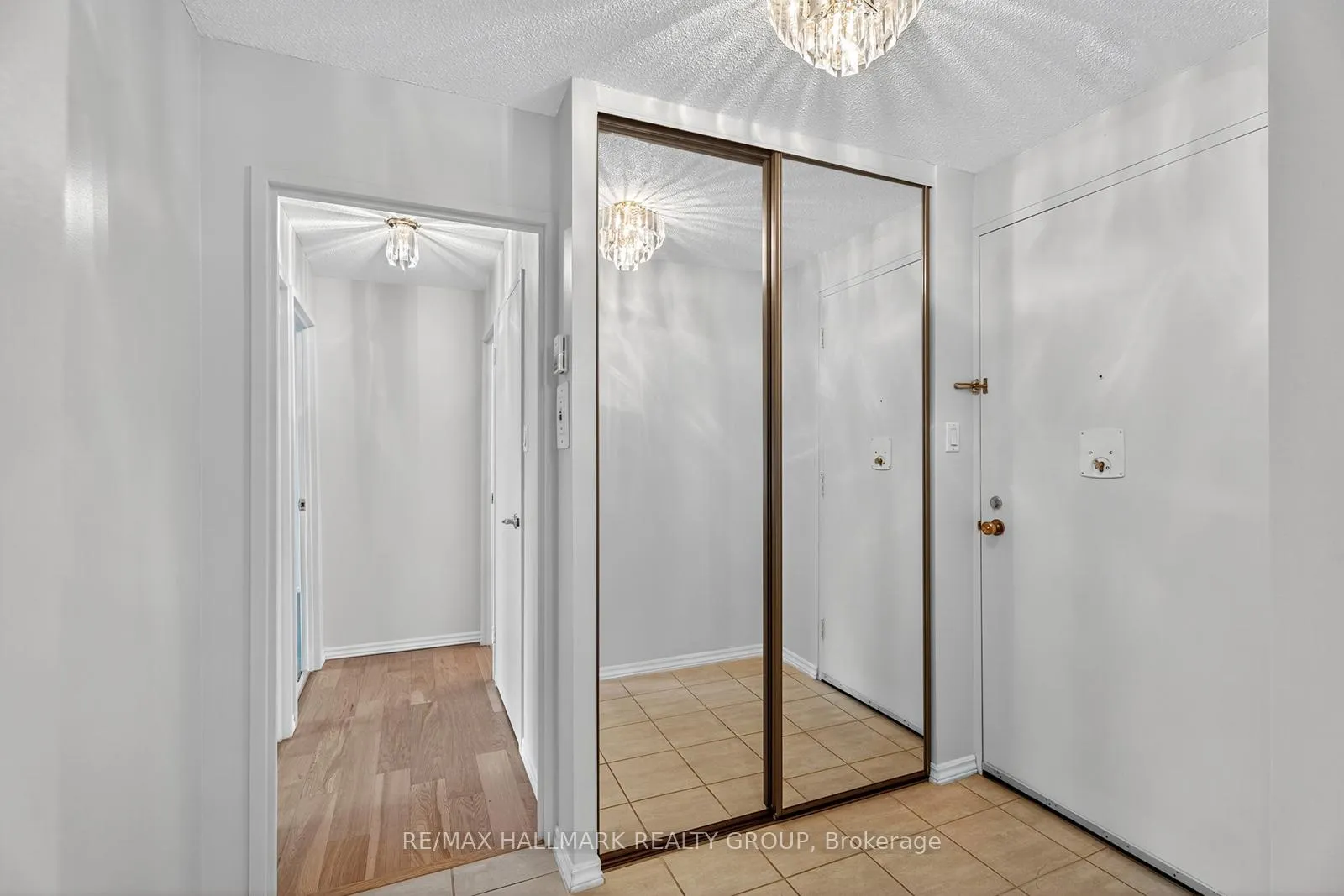 Photo 8 of Unit 304, 915 Elmsmere Road, Ottawa, Beacon Hill South — HOMEH