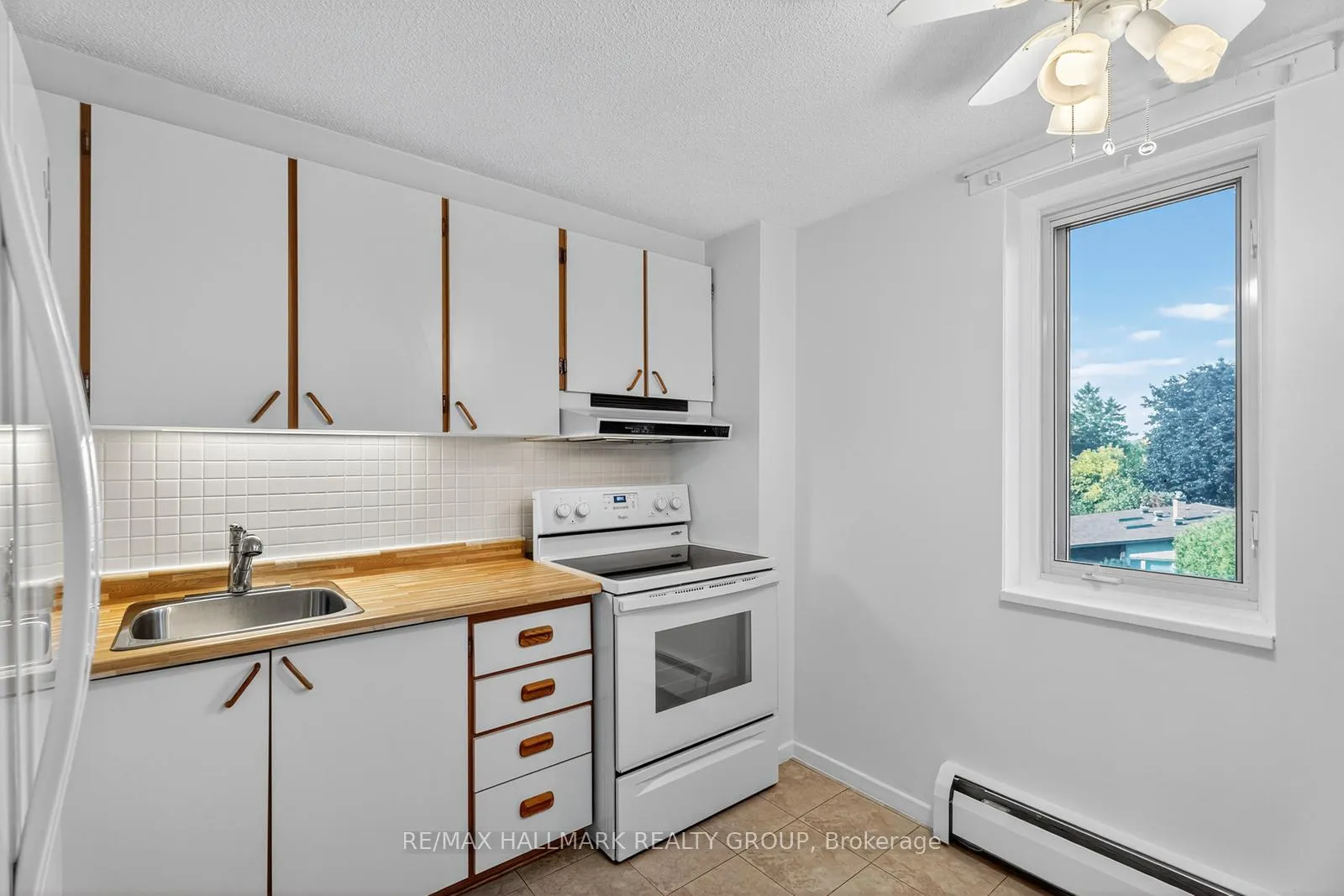 Photo 24 of Unit 304, 915 Elmsmere Road, Ottawa, Beacon Hill South — HOMEH