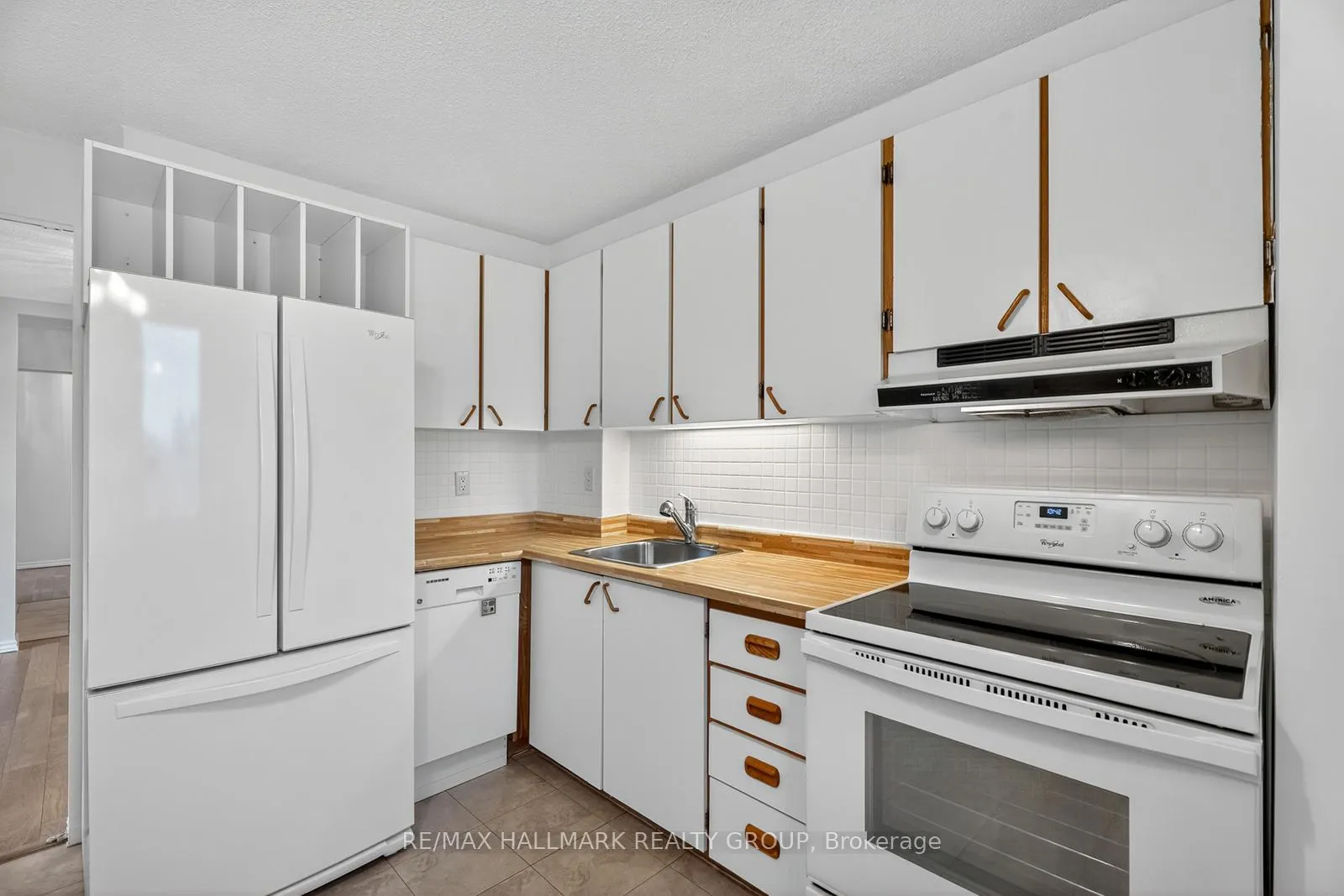 Photo 25 of Unit 304, 915 Elmsmere Road, Ottawa, Beacon Hill South — HOMEH