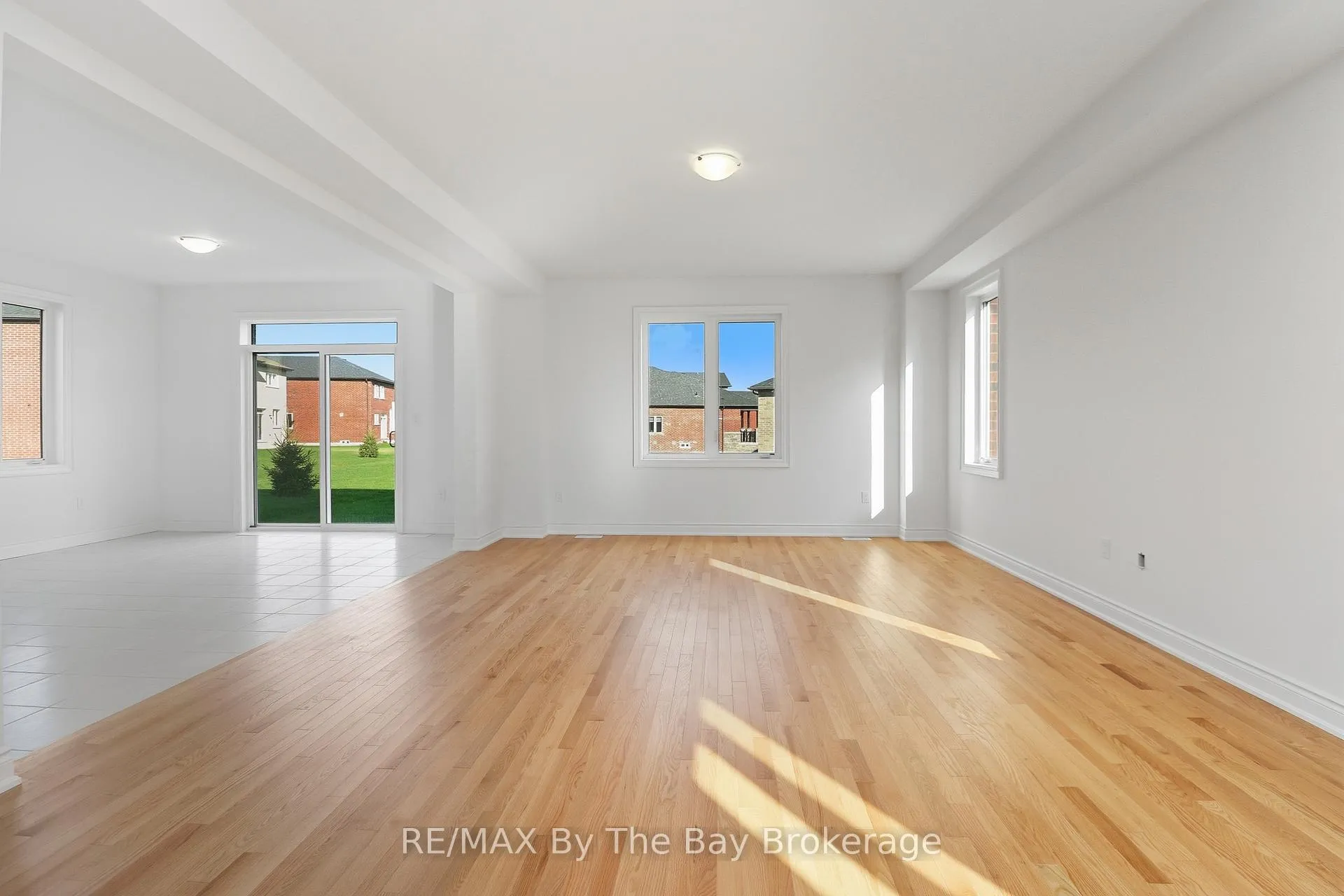 Photo 6 of 65 Amber Drive, Wasaga Beach — HOMEH