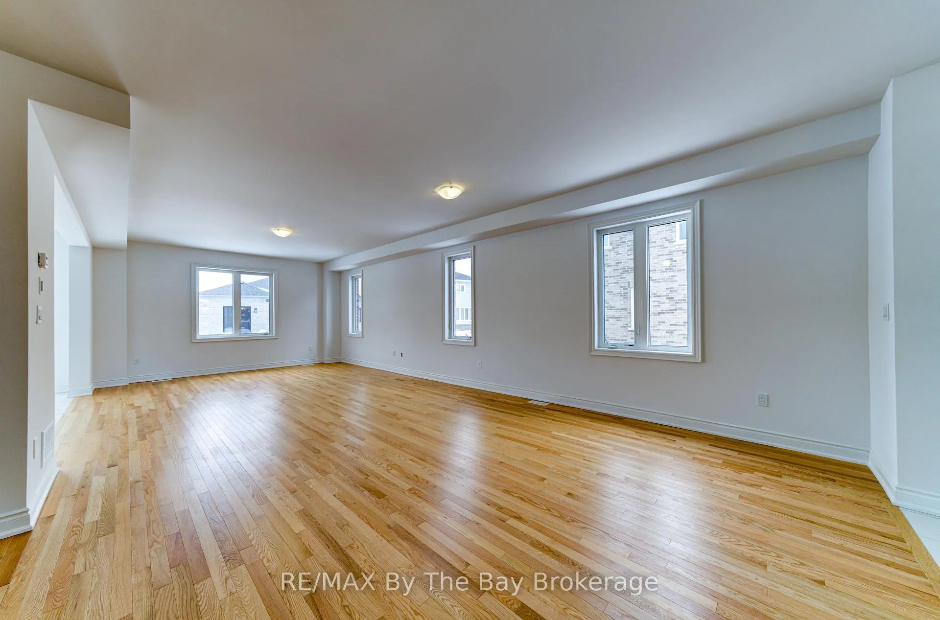 Photo 7 of 65 Amber Drive, Wasaga Beach — HOMEH
