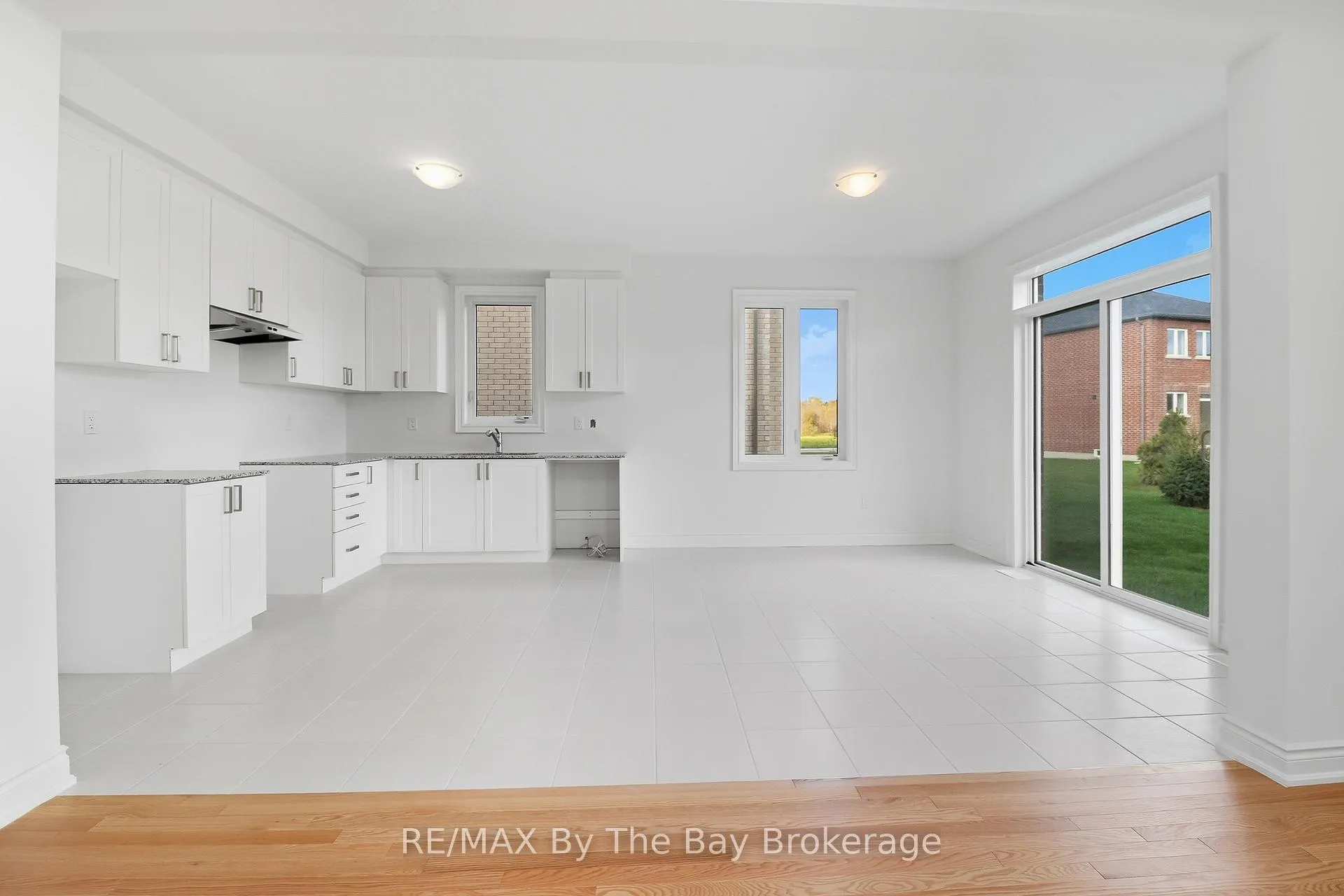 Photo 9 of 65 Amber Drive, Wasaga Beach — HOMEH