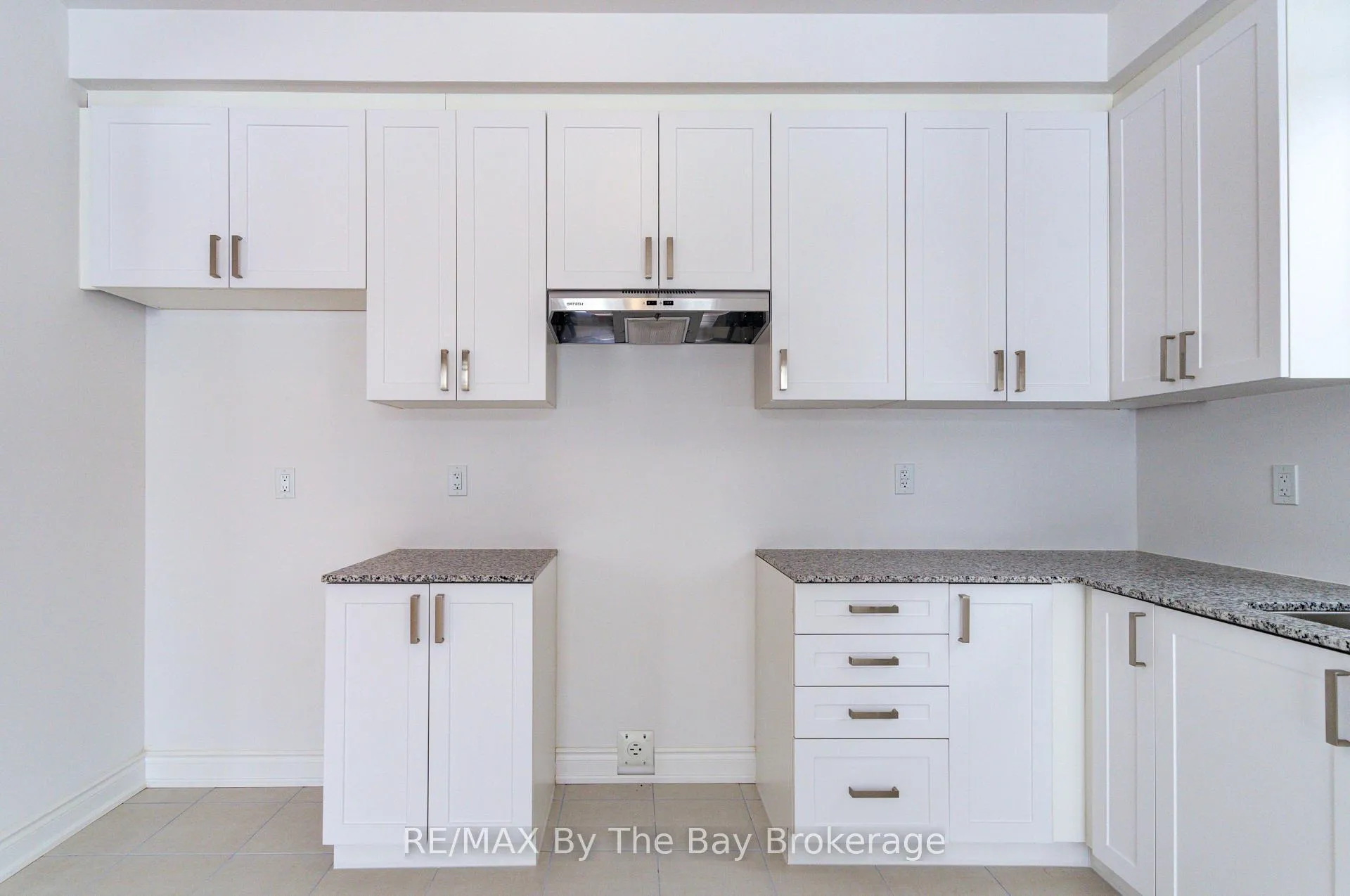 Photo 12 of 65 Amber Drive, Wasaga Beach — HOMEH