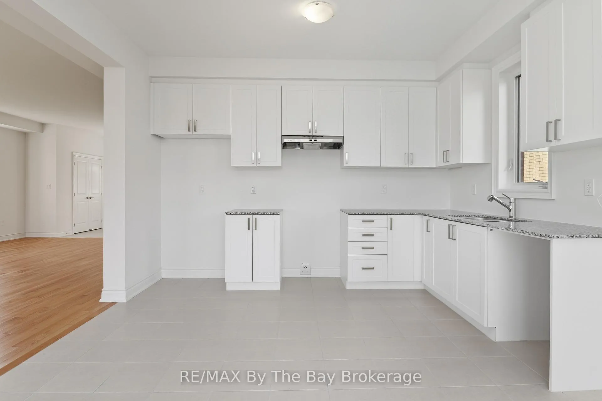 Photo 13 of 65 Amber Drive, Wasaga Beach — HOMEH
