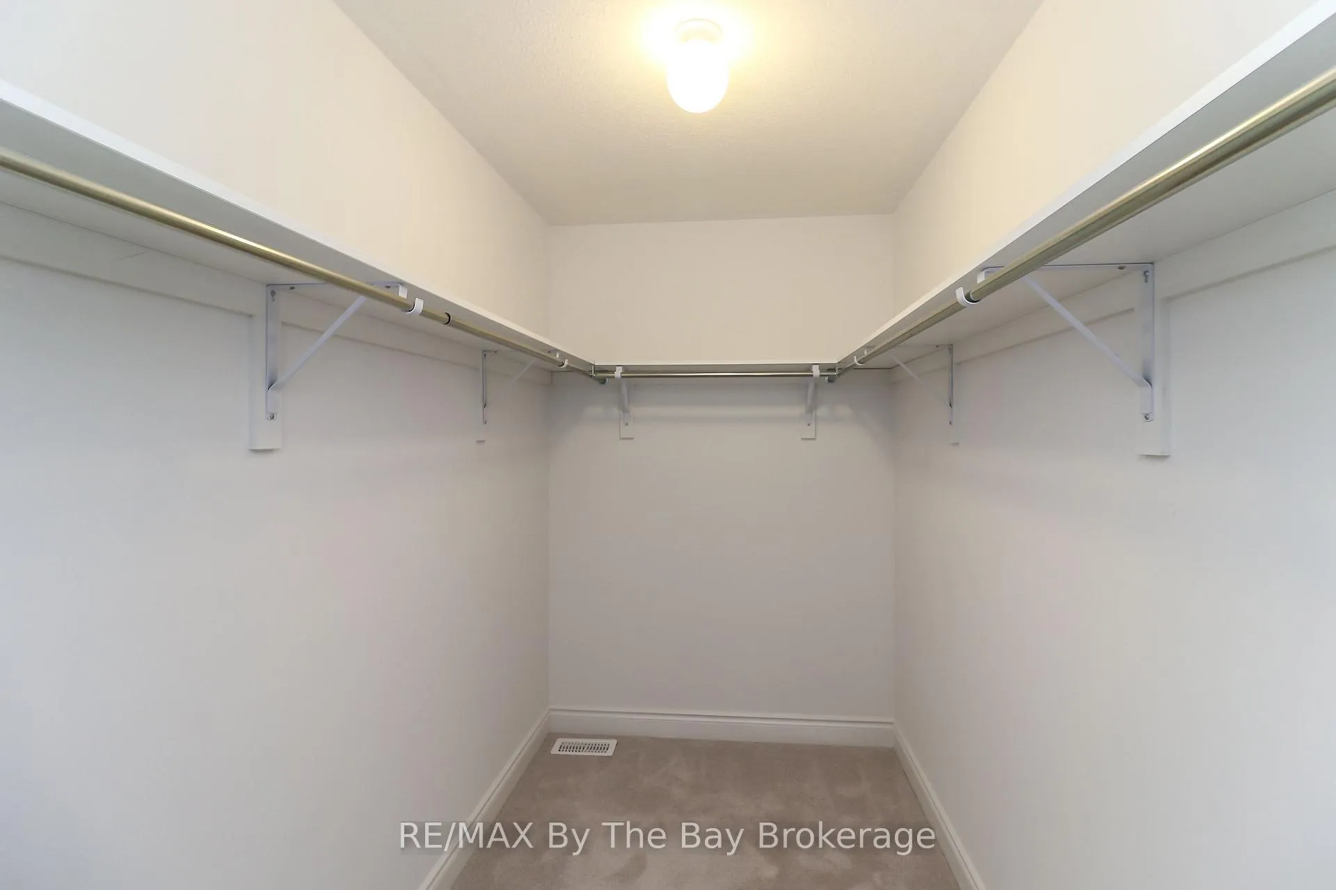Photo 26 of 65 Amber Drive, Wasaga Beach — HOMEH