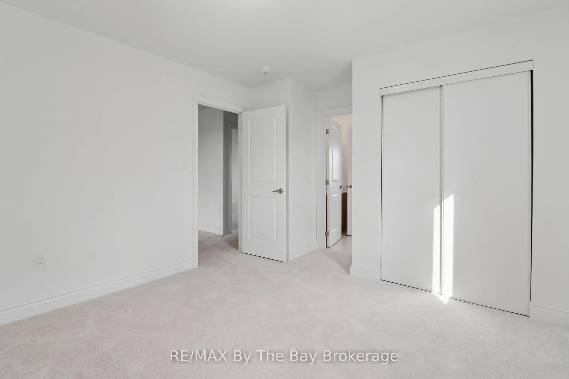 Photo 34 of 65 Amber Drive, Wasaga Beach — HOMEH