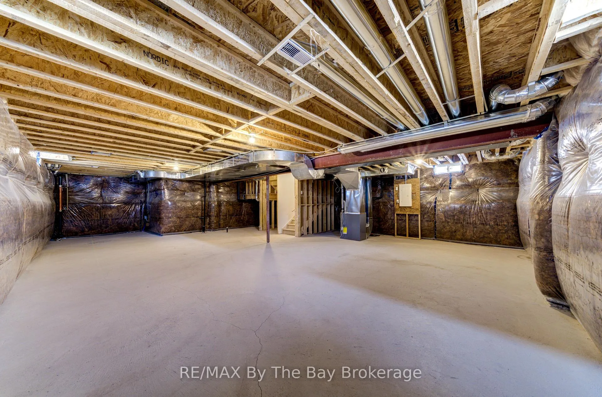 Photo 35 of 65 Amber Drive, Wasaga Beach — HOMEH