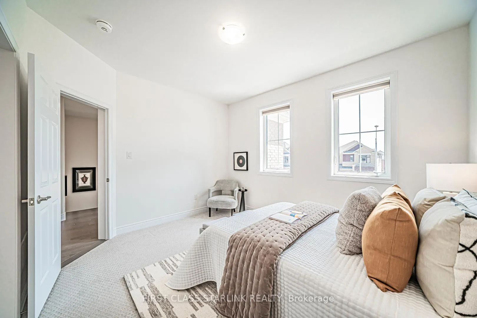 Photo 6 of 52 Jinnah Avenue, Markham, Middlefield — HOMEH