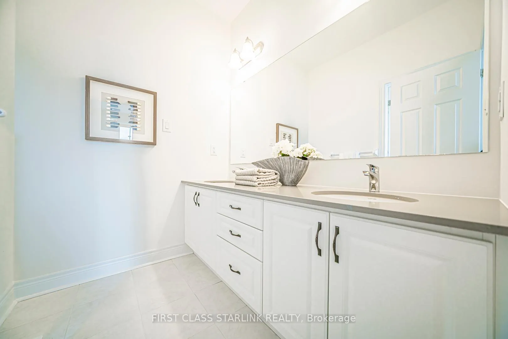 Photo 9 of 52 Jinnah Avenue, Markham, Middlefield — HOMEH