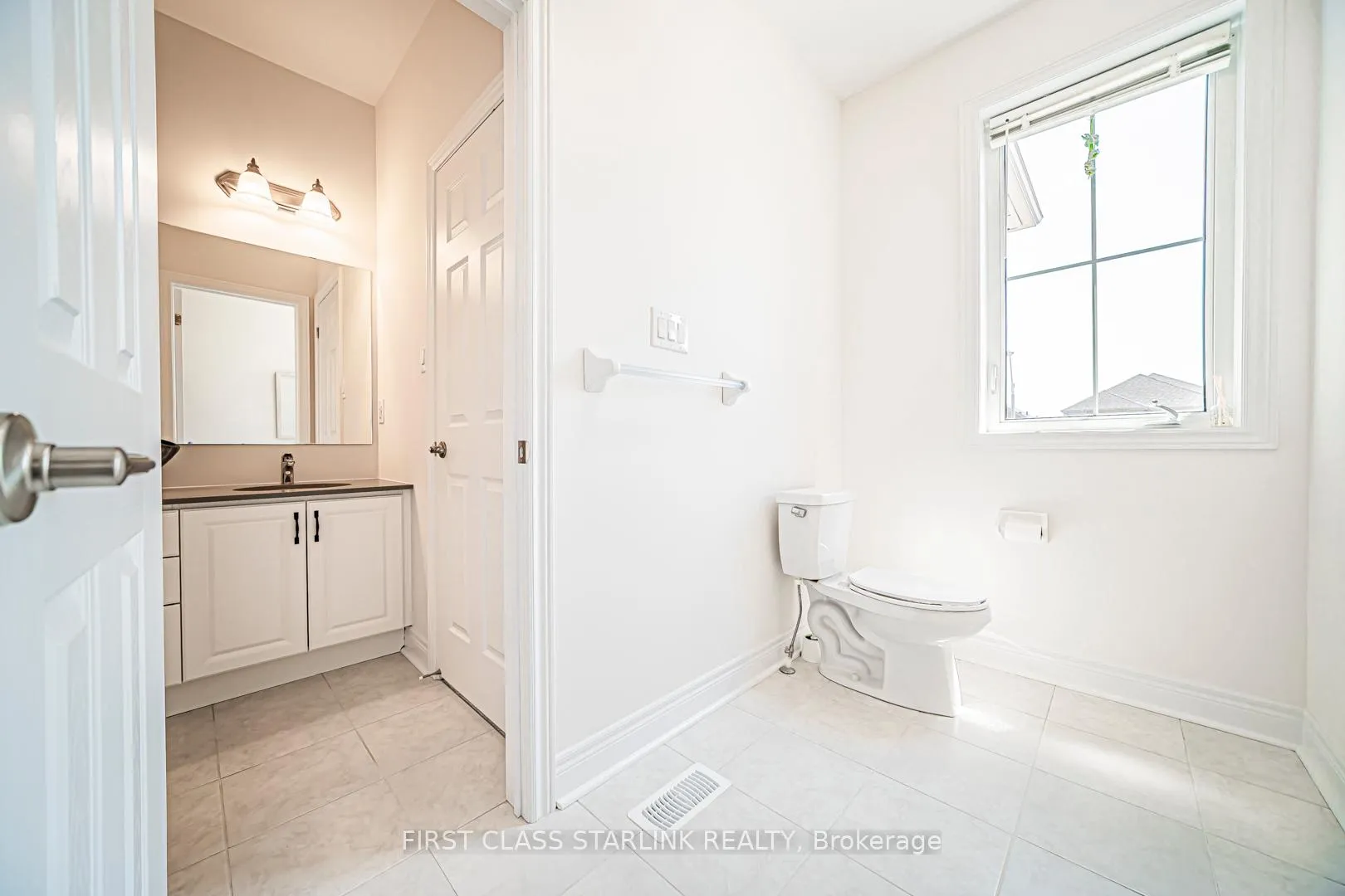 Photo 11 of 52 Jinnah Avenue, Markham, Middlefield — HOMEH