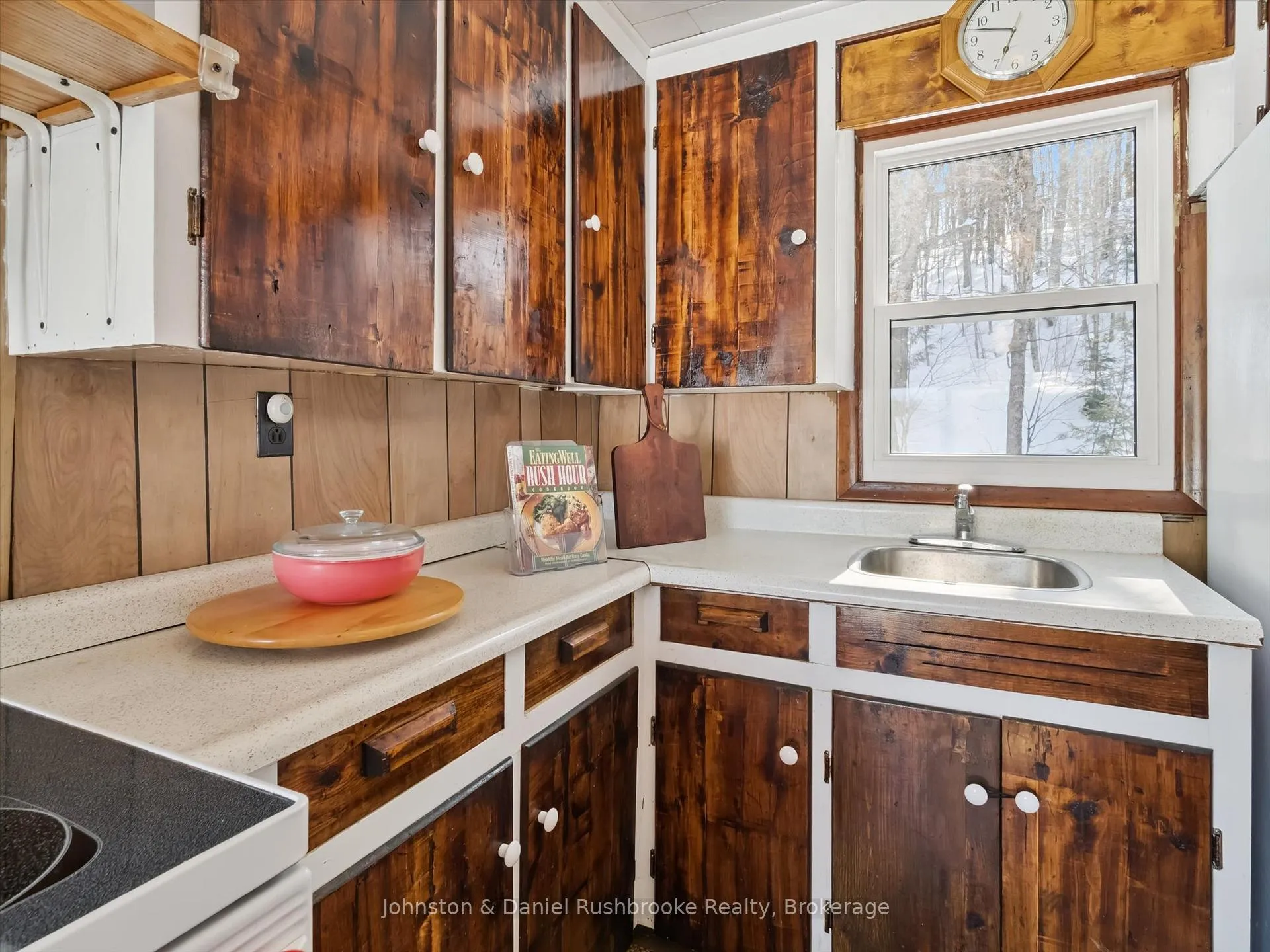 Photo 11 of 1020 Gordonier Lk Rd Pine, Bracebridge, Draper — HOMEH
