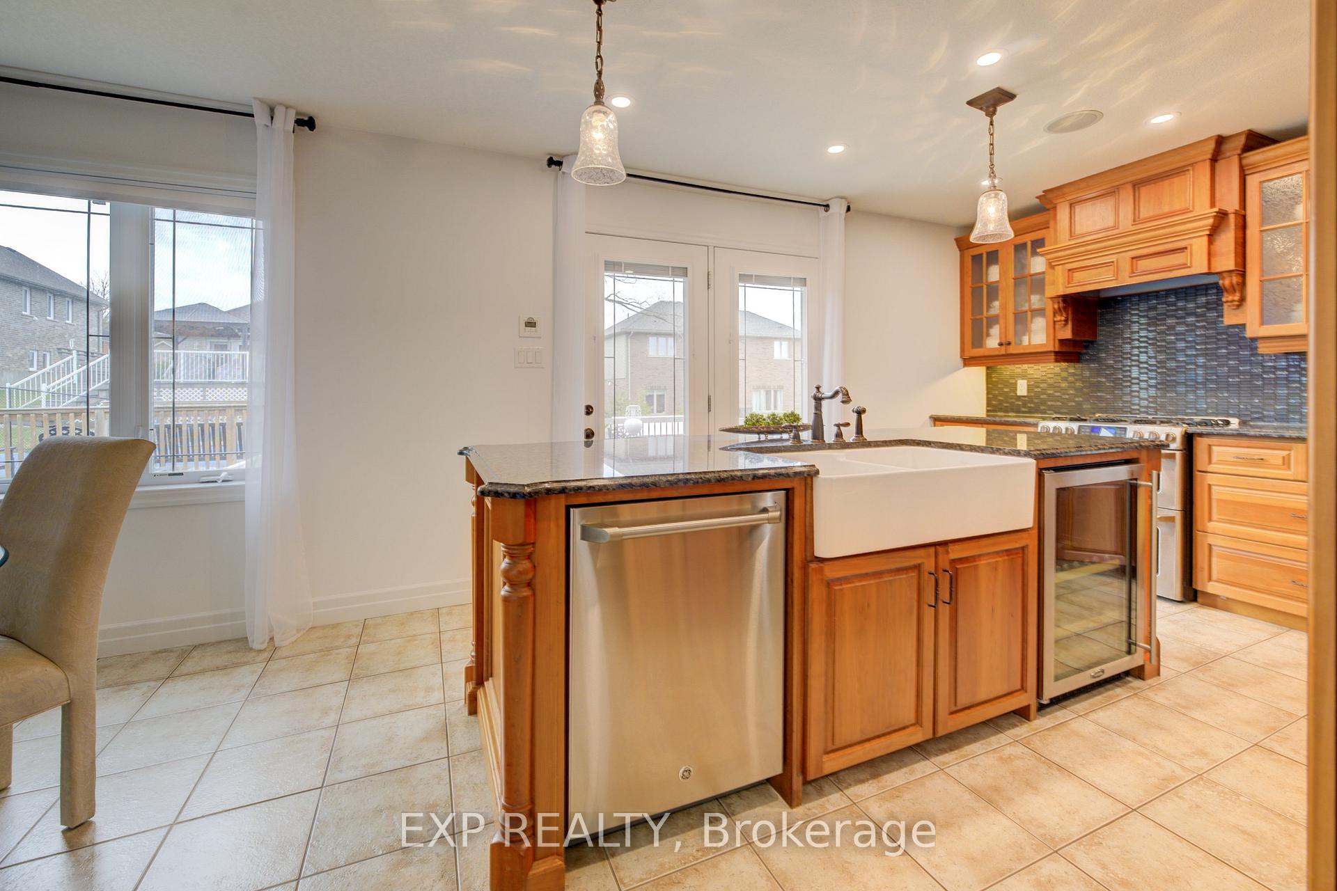Photo 18 of 85 Andrews Drive W, Mapleton, Rural Mapleton — HOMEH