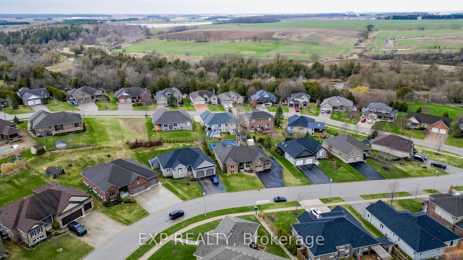 Photo 48 of 85 Andrews Drive W, Mapleton, Rural Mapleton — HOMEH