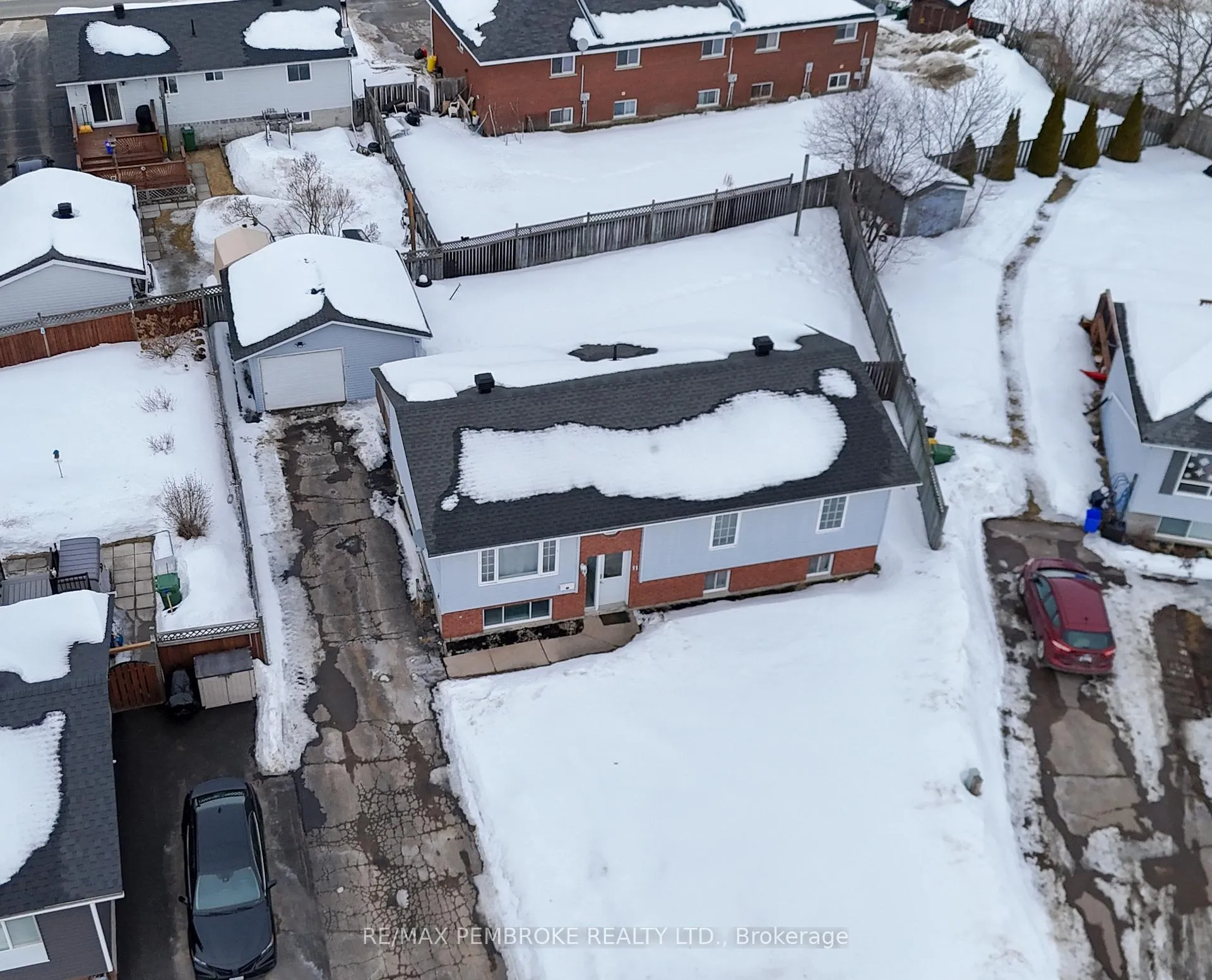 Photo 5 of 11 Craig Place, Petawawa — HOMEH