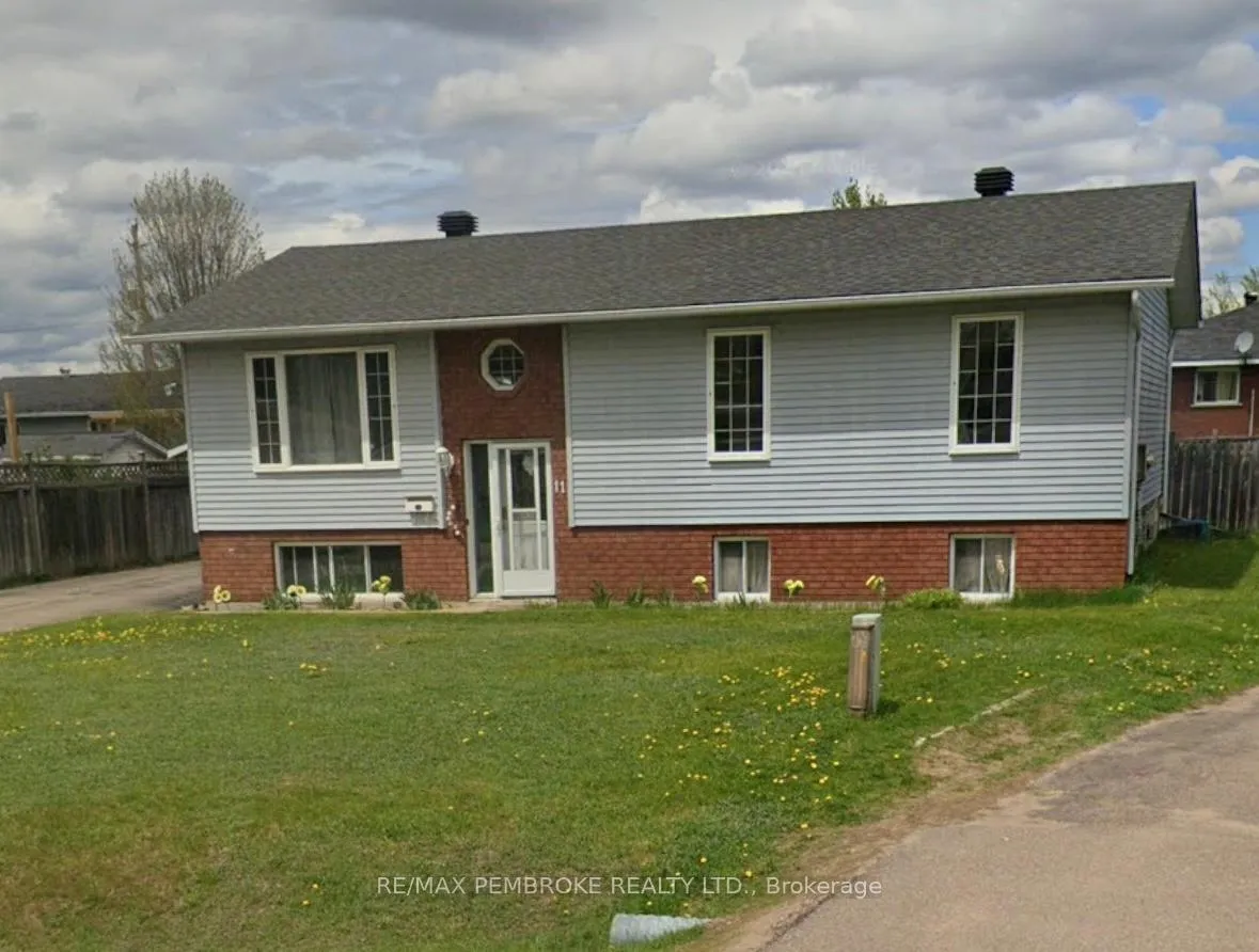 Photo 6 of 11 Craig Place, Petawawa — HOMEH