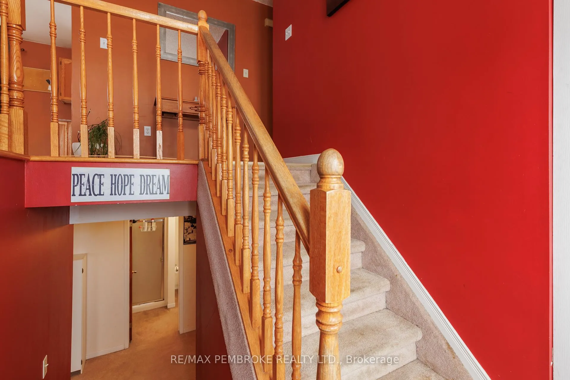 Photo 8 of 11 Craig Place, Petawawa — HOMEH