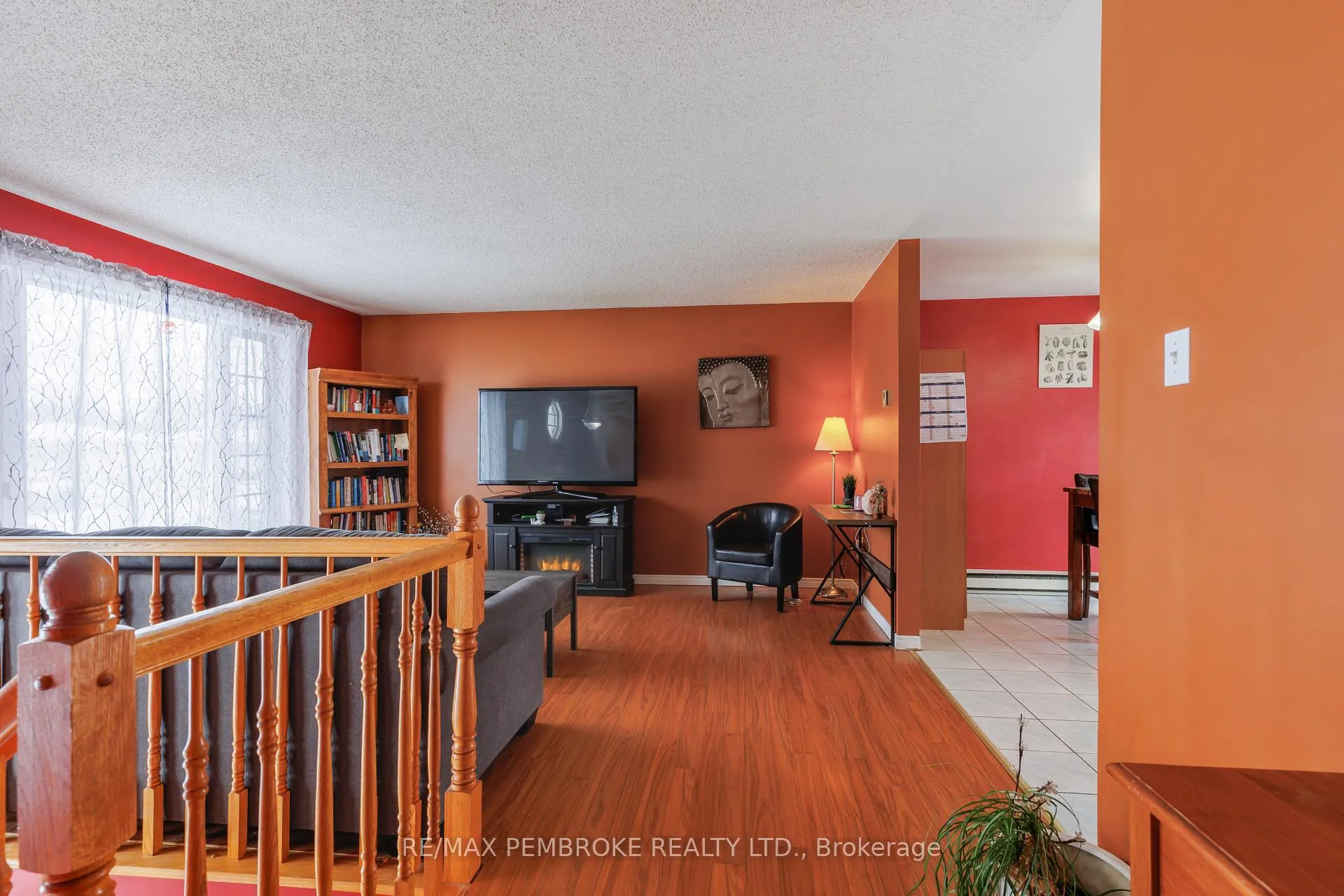 Photo 10 of 11 Craig Place, Petawawa — HOMEH