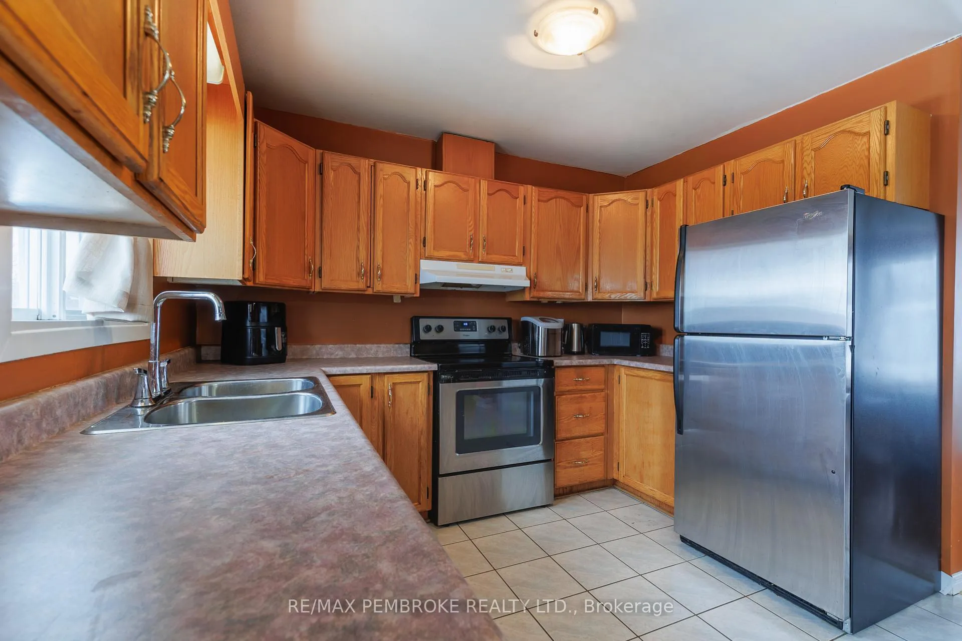 Photo 13 of 11 Craig Place, Petawawa — HOMEH