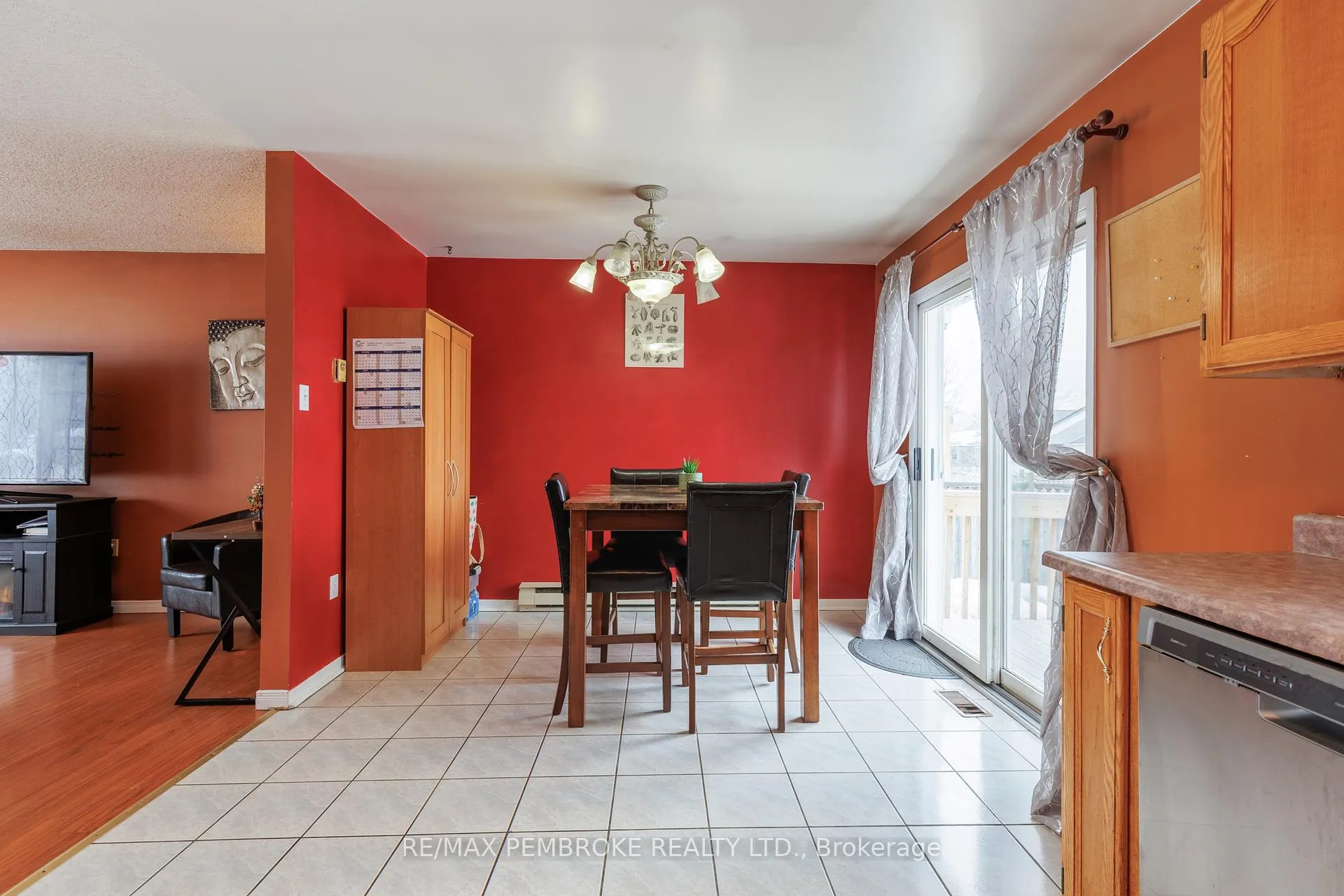 Photo 17 of 11 Craig Place, Petawawa — HOMEH