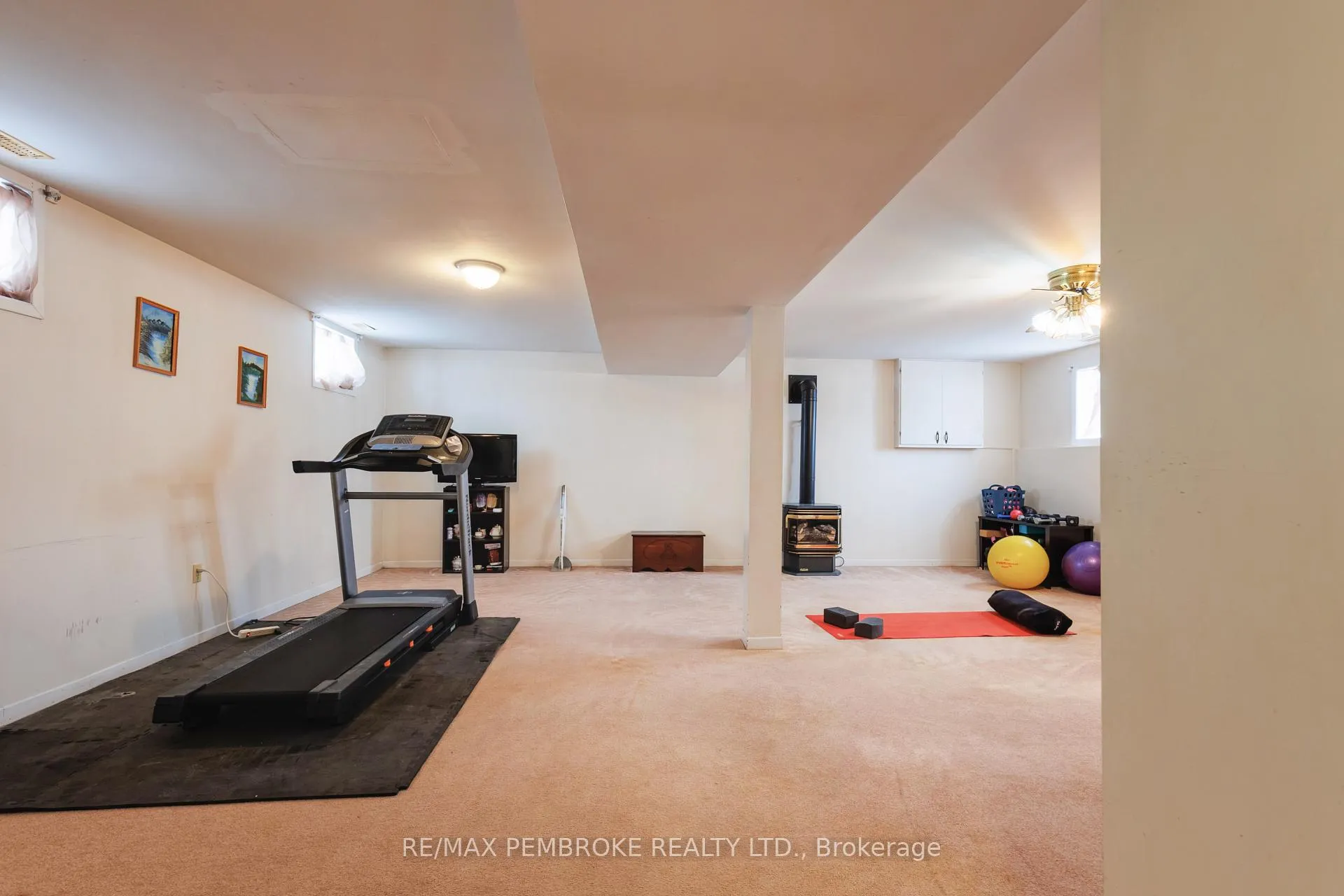Photo 32 of 11 Craig Place, Petawawa — HOMEH