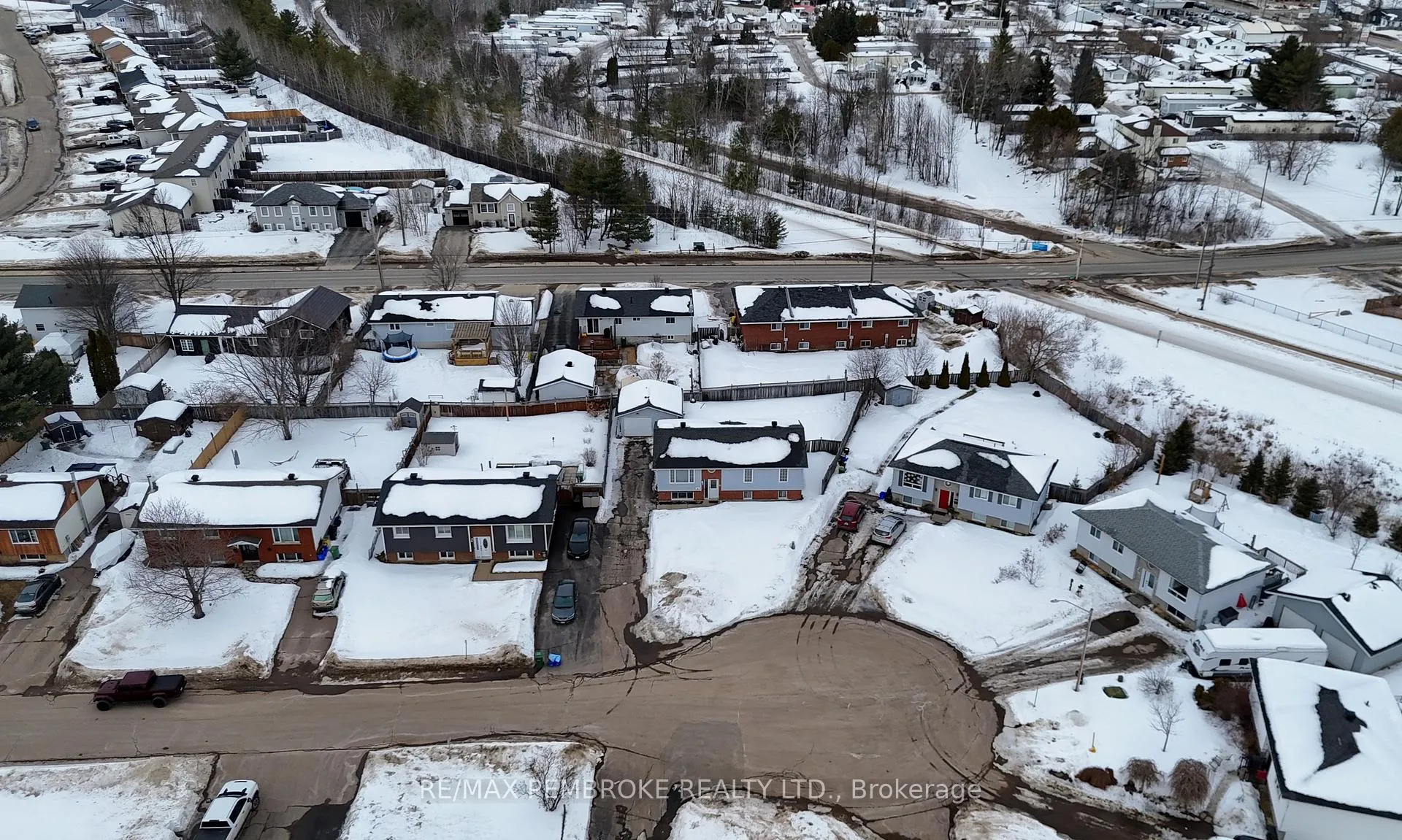 Photo 43 of 11 Craig Place, Petawawa — HOMEH