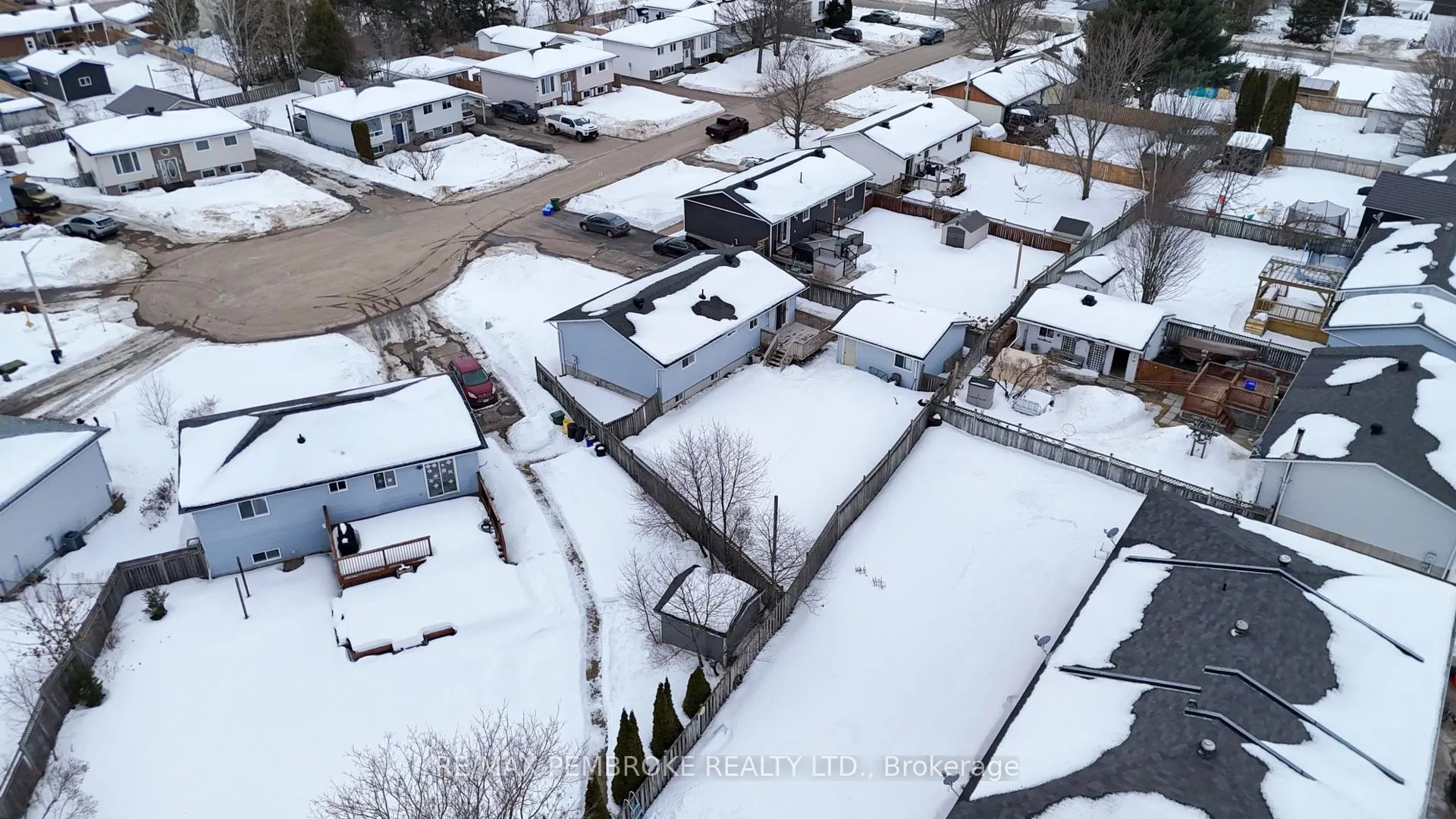 Photo 44 of 11 Craig Place, Petawawa — HOMEH