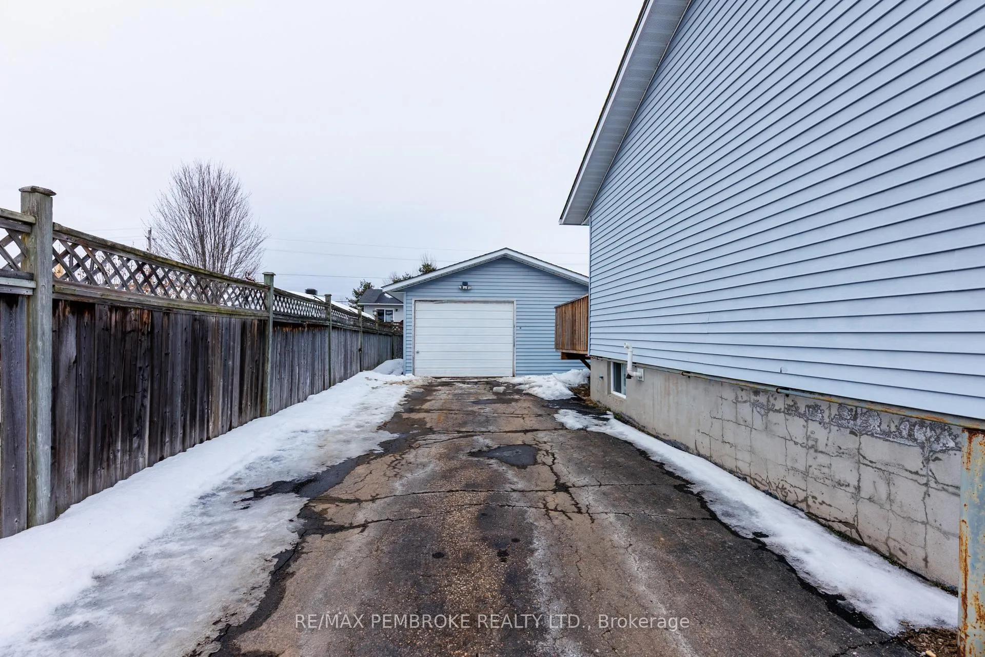 Photo 47 of 11 Craig Place, Petawawa — HOMEH