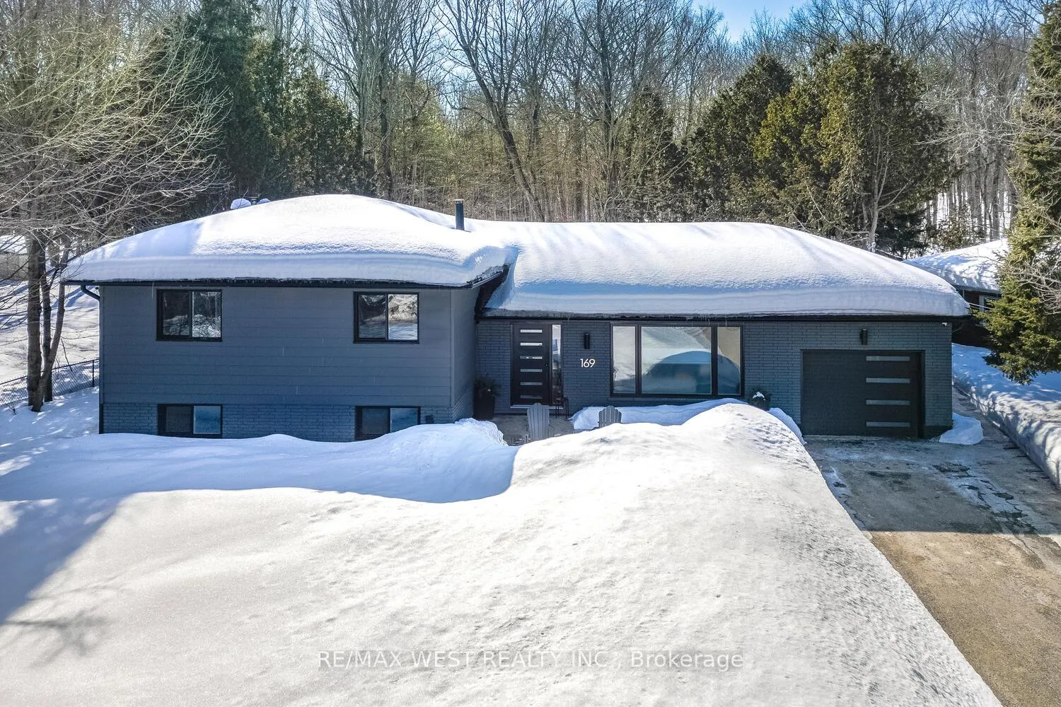 Front of 169 Bayview Avenue E