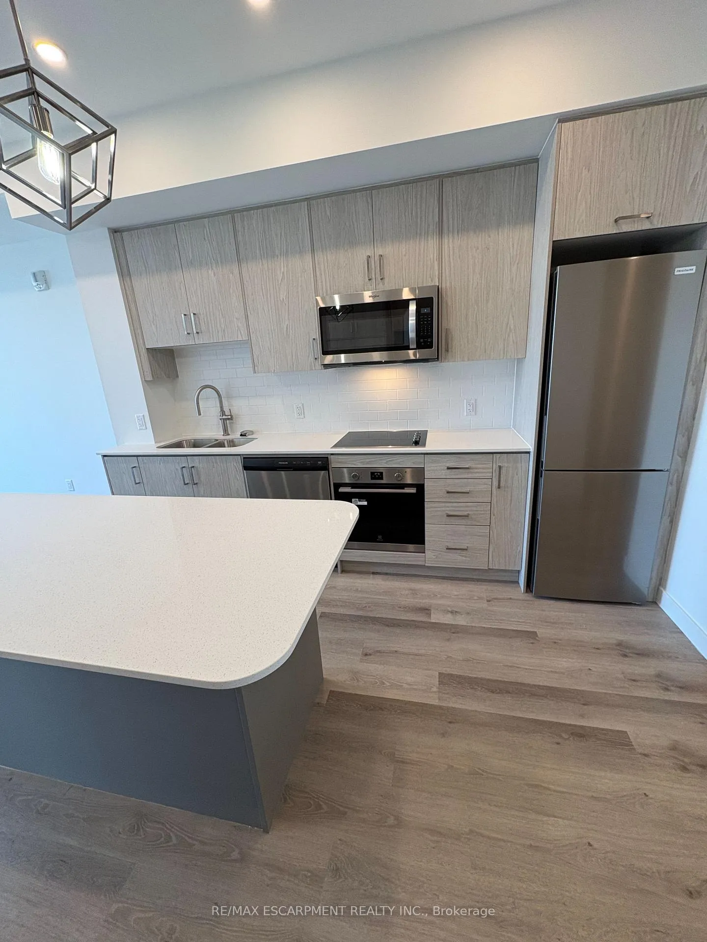 Photo 6 of Unit 617, 461 Green Road, Hamilton, Lakeshore — HOMEH