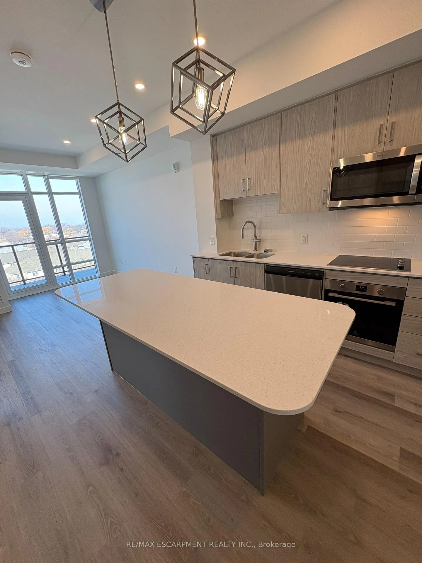 Photo 7 of Unit 617, 461 Green Road, Hamilton, Lakeshore — HOMEH