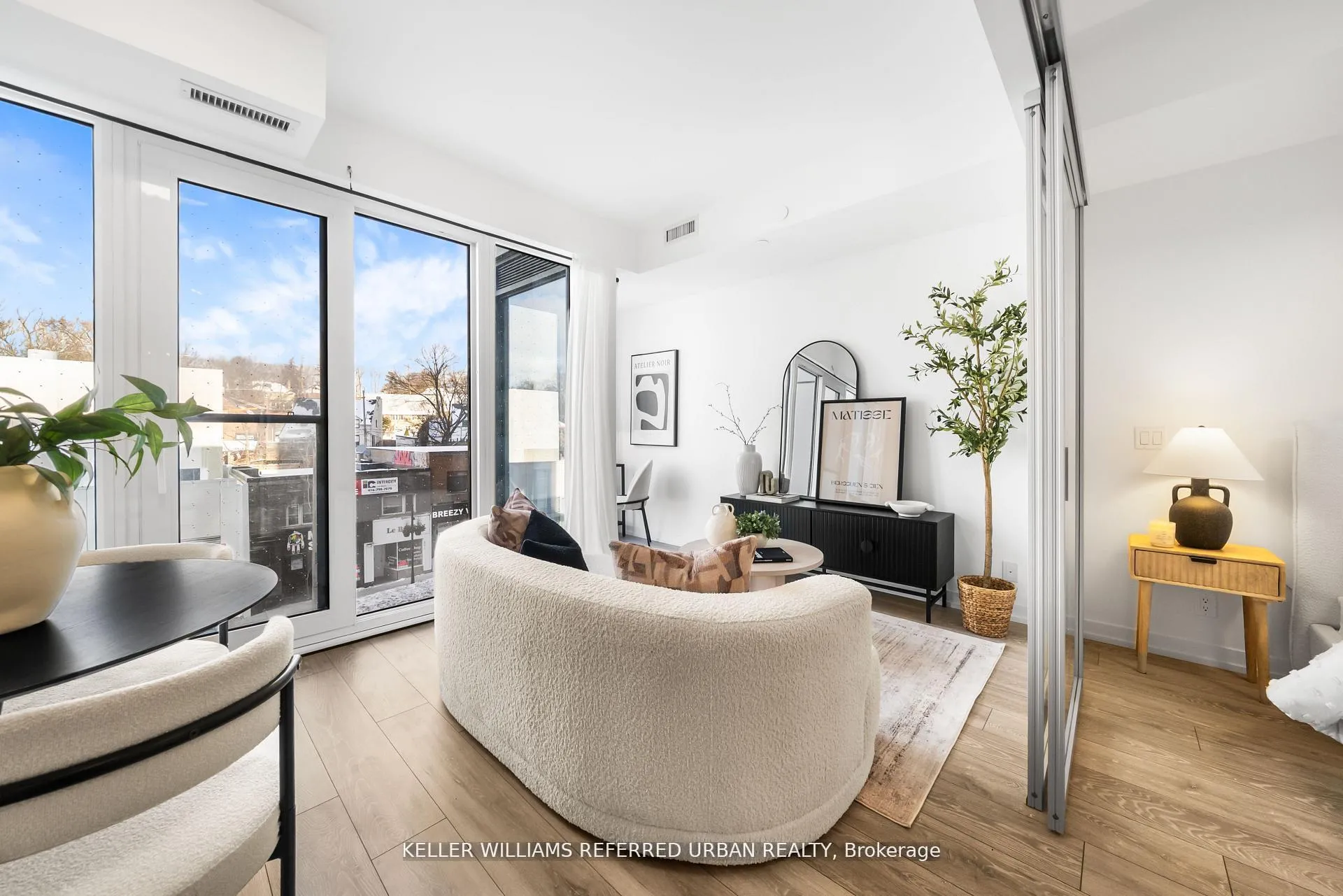 Photo 1 of Unit 322, 2020 Bathurst Street, Toronto, Humewood-Cedarvale — HOMEH