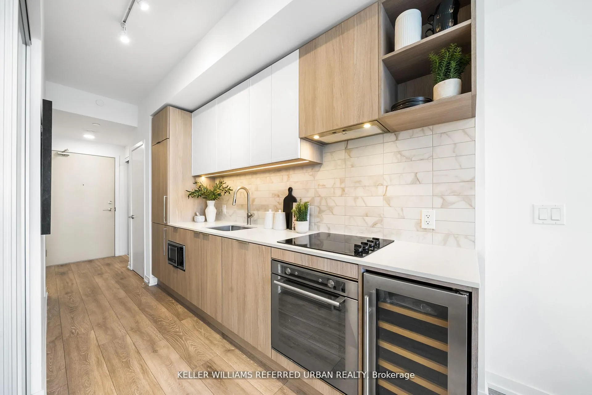 Photo 6 of Unit 322, 2020 Bathurst Street, Toronto, Humewood-Cedarvale — HOMEH