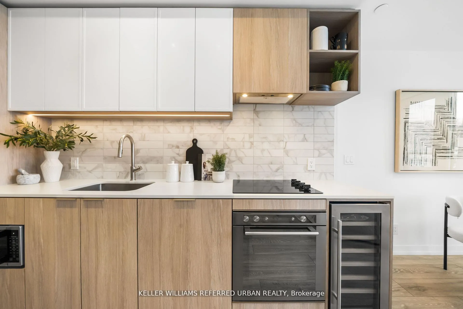 Photo 7 of Unit 322, 2020 Bathurst Street, Toronto, Humewood-Cedarvale — HOMEH