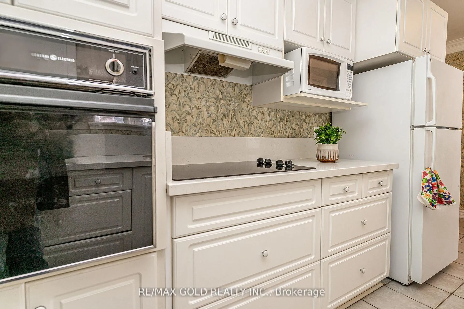 Photo 19 of 29 Chesterfield Road, Brampton, Brampton East — HOMEH