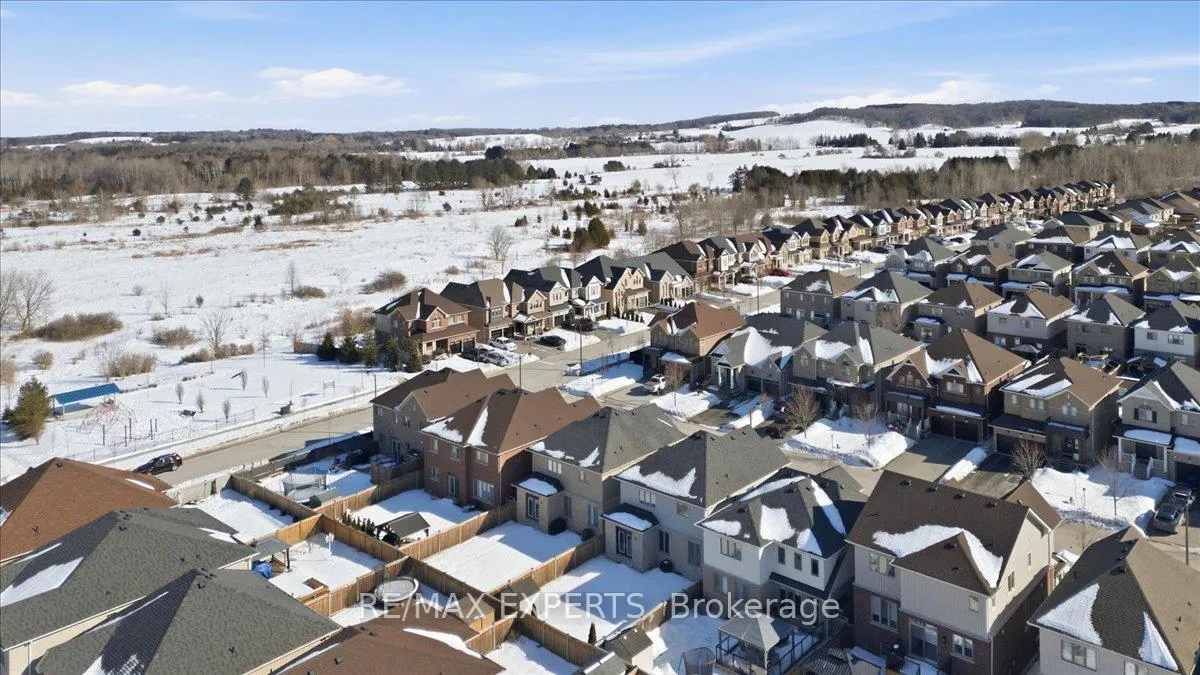 Photo 43 of 10 Mccabe Lane, New Tecumseth, Tottenham — HOMEH
